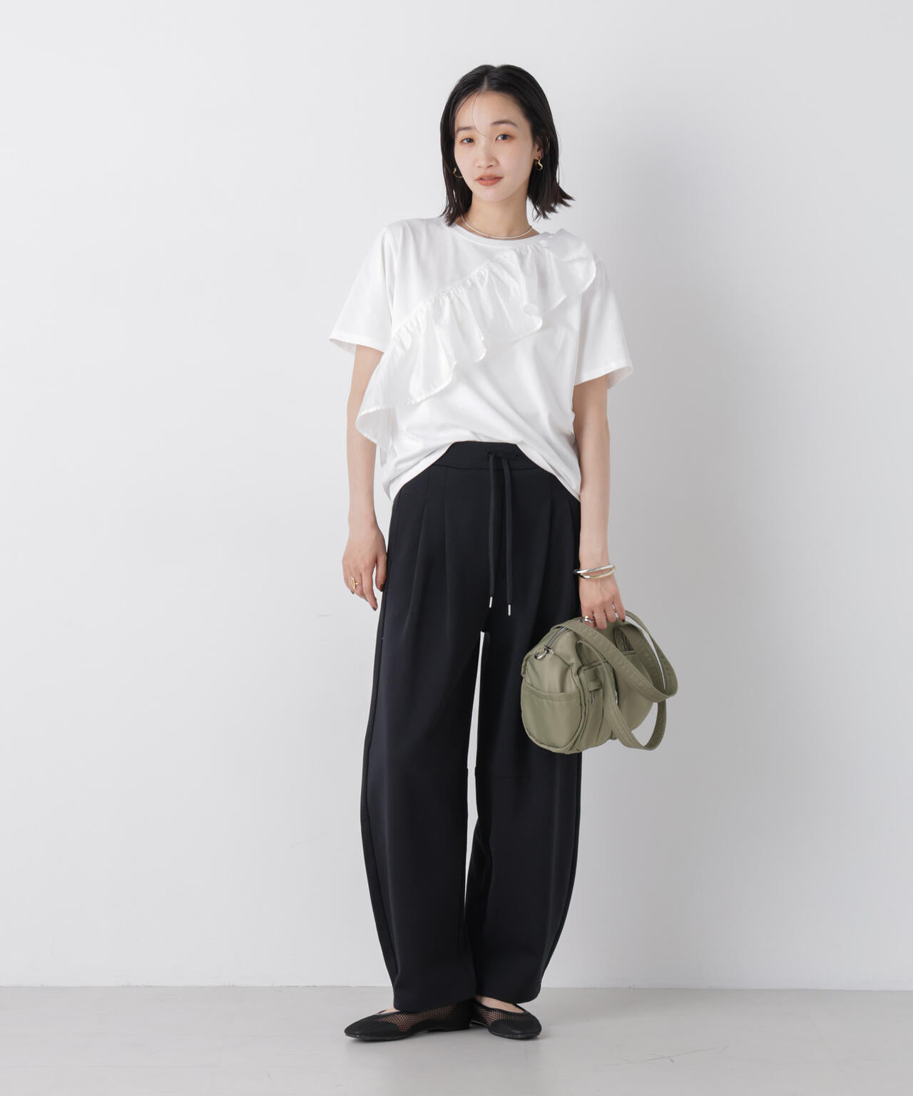 アシンメトリーフリル異素材コンビTシャツ 6736224300