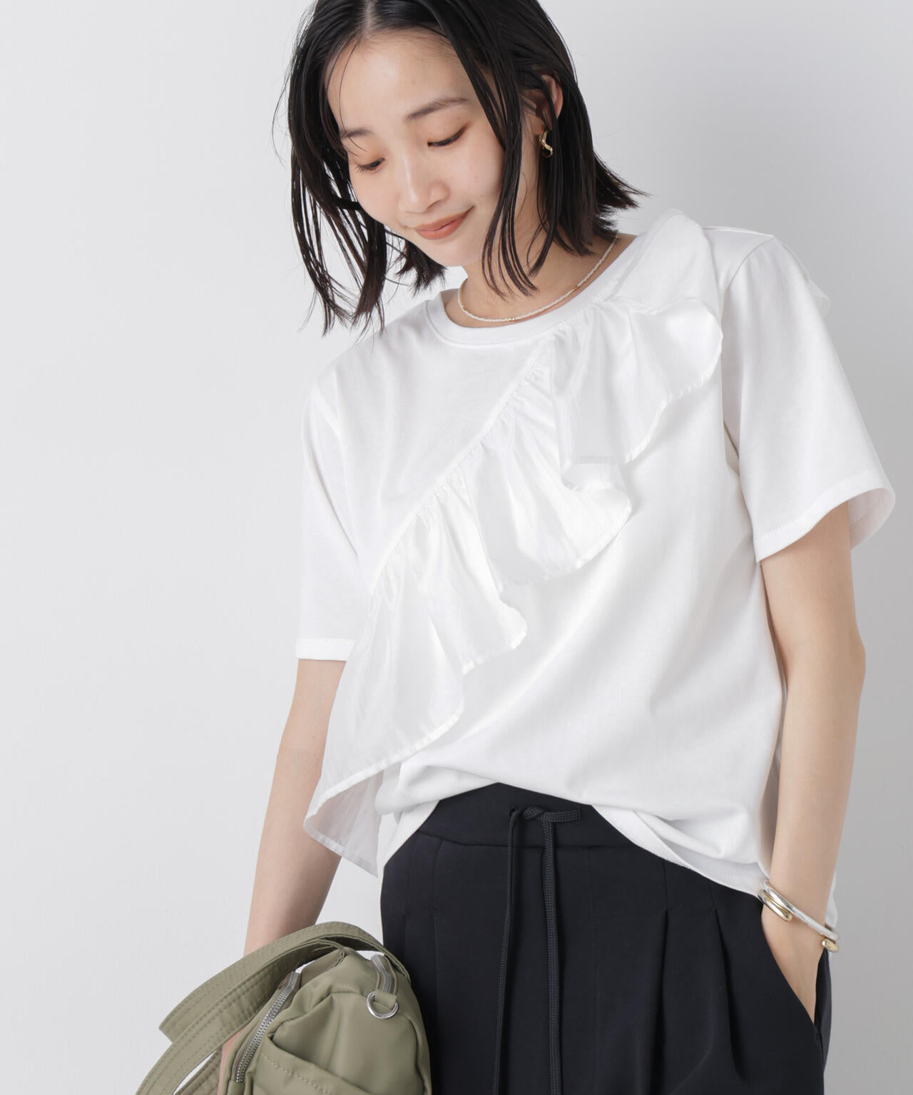 アシンメトリーフリル異素材コンビTシャツ 6736224300