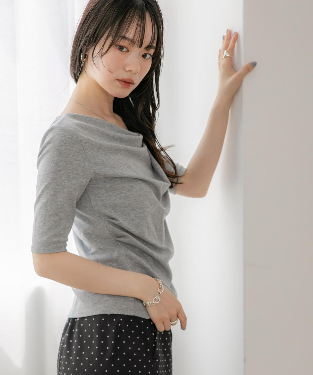 WEB限定/タックアシメフライスカットデザイントップス 6736224302