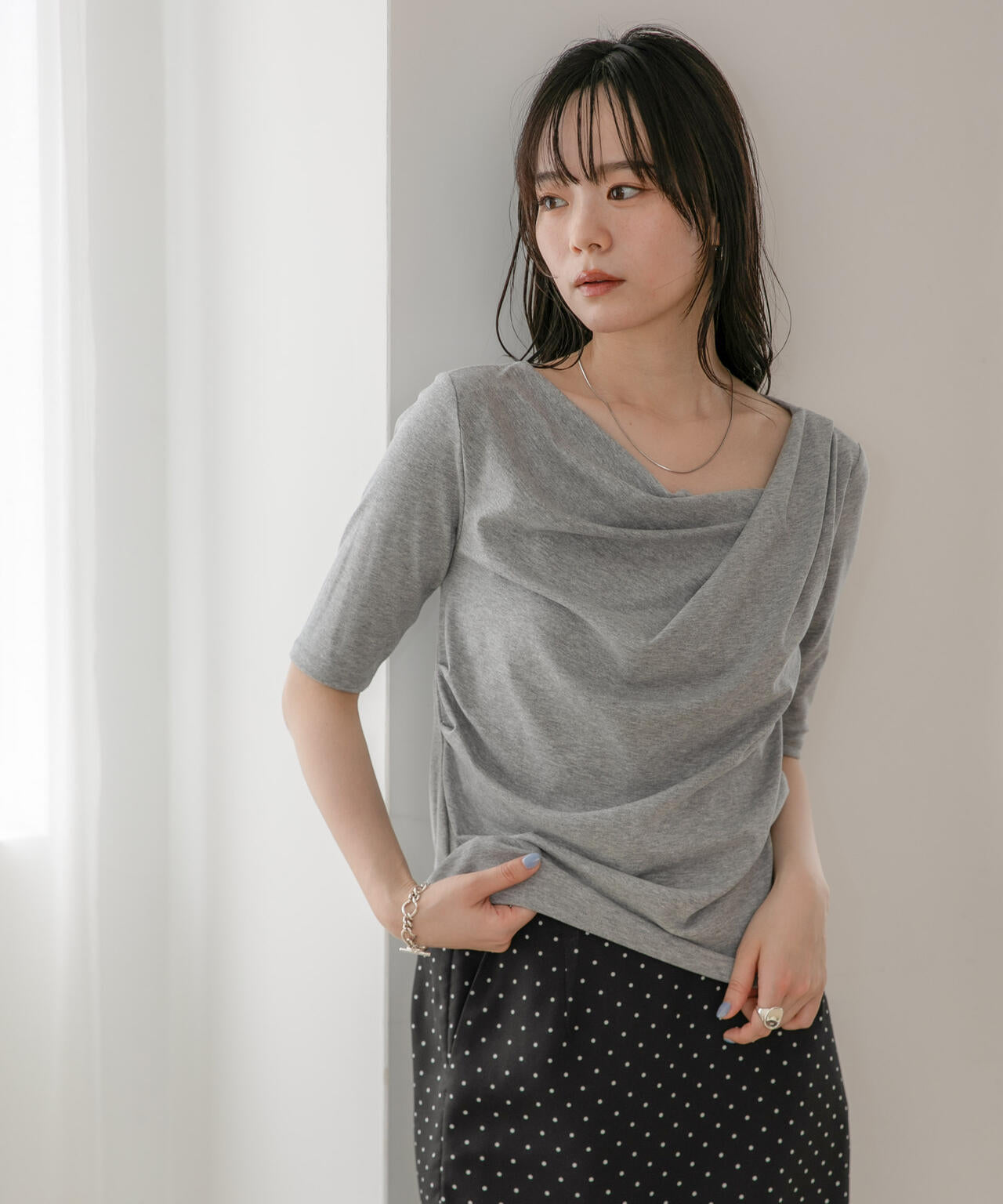 WEB限定/タックアシメフライスカットデザイントップス 6736224302