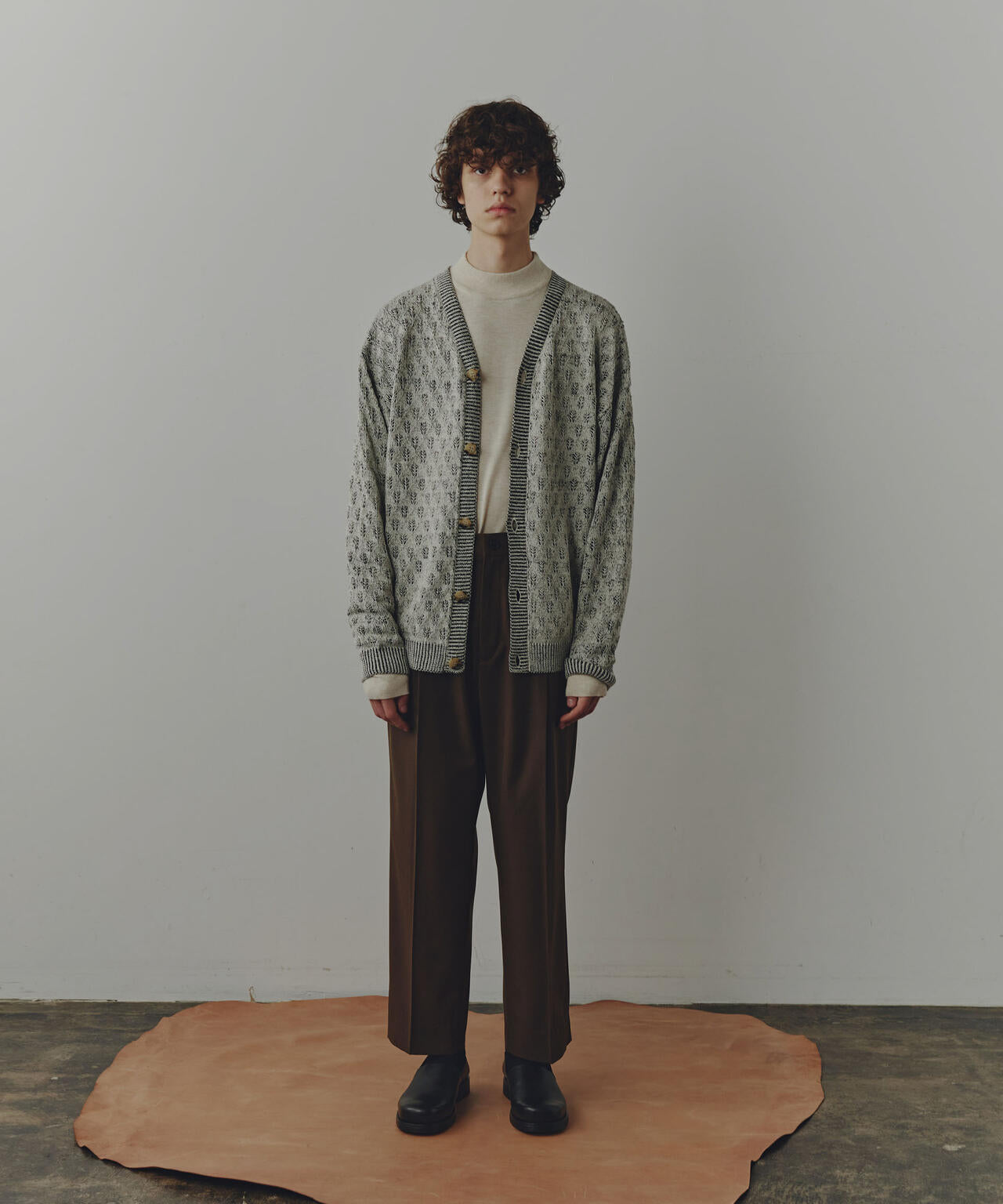 WEB限定/「Commonuse」ジャガードVネックカーディガン 6743222209