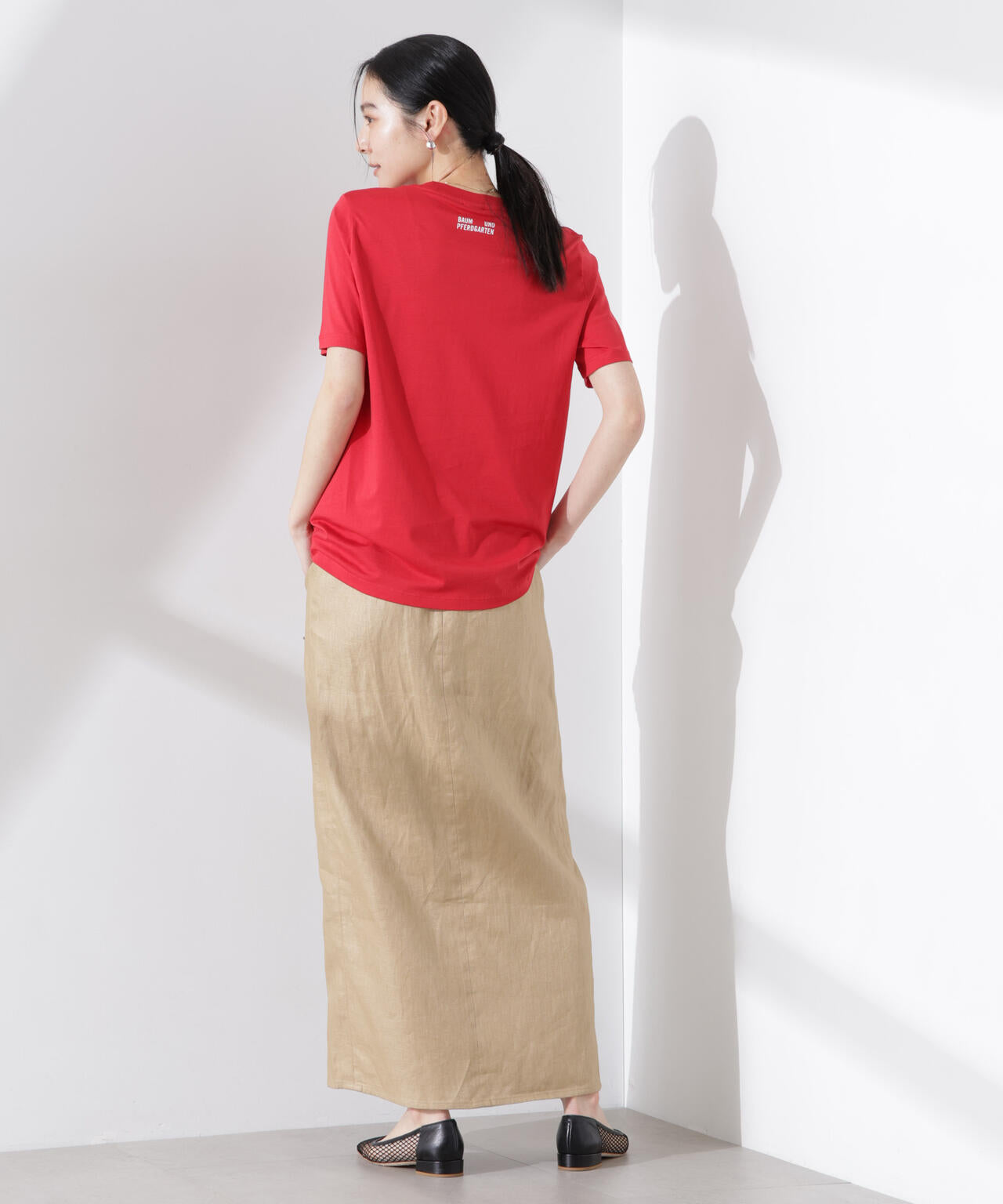 BAUM UND PFERDGARTEN/Organic Cotton jersey Tシャツ 6715124019