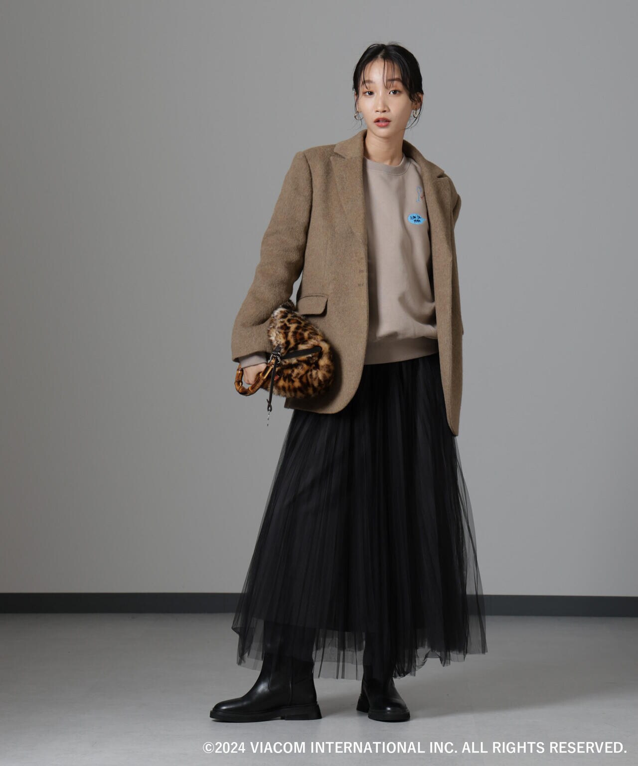 Emily in Paris×FUDGE 別注刺繍スウェット 6694223312