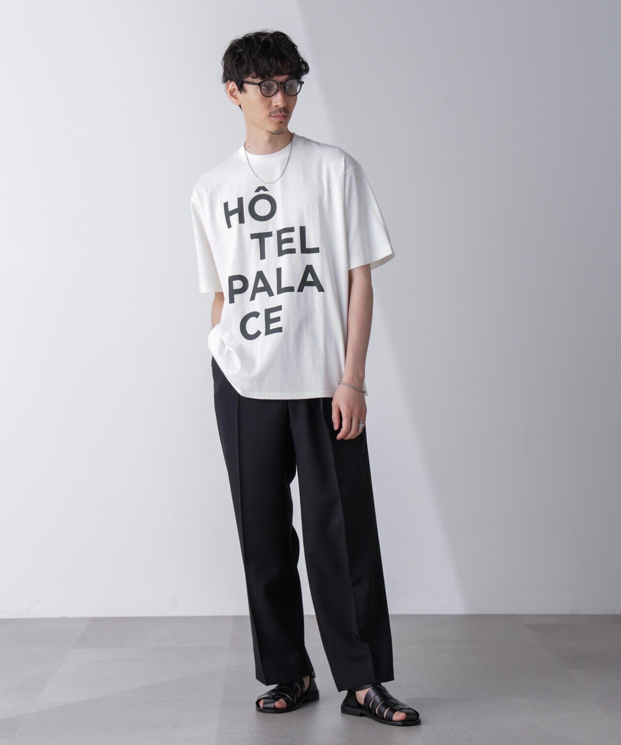 「HOTEL PALACE(オテルパレス)」COVEROSS(R) グラフィックTシャツ 6684224207