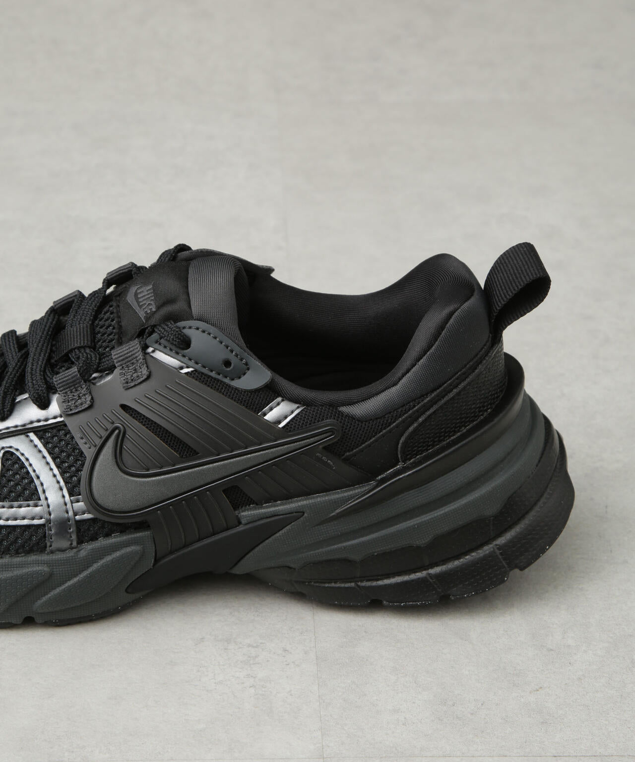 NIKE/ナイキ V2K ラン 6715134025