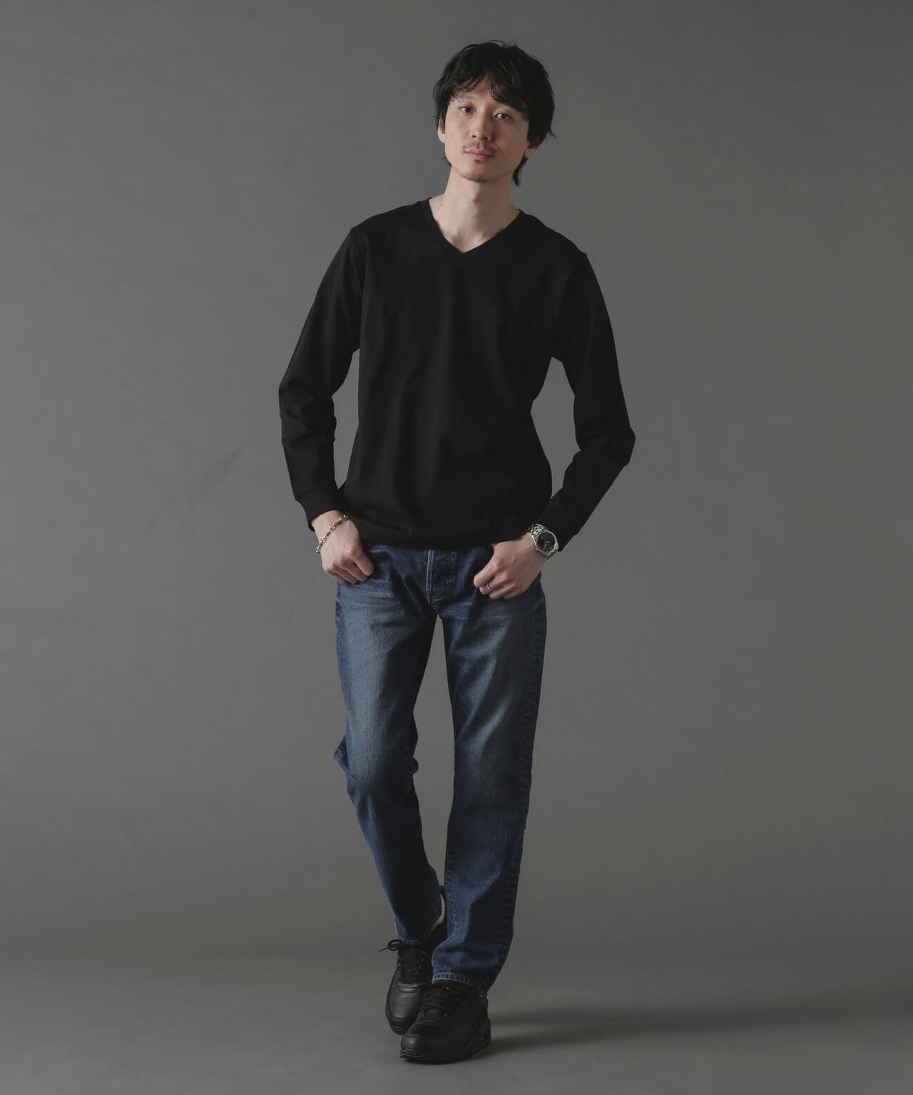 アンチスメルVネックTシャツ 長袖 6724123214