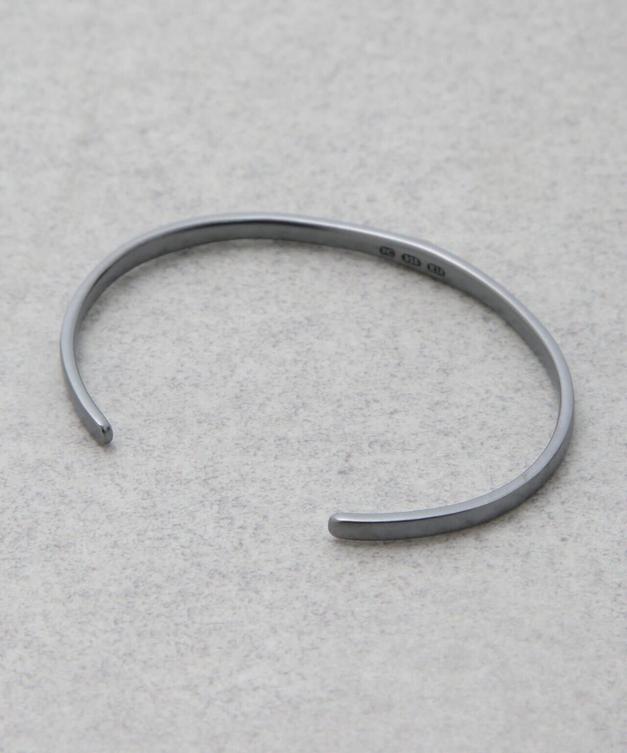 Porter Classic/BLK SILVER BANGLE W/GOLD PEACE 6704248010