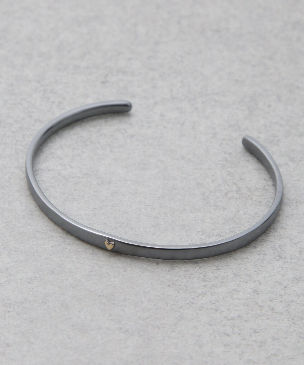 Porter Classic/BLK SILVER BANGLE W/GOLD HEART 6704248011