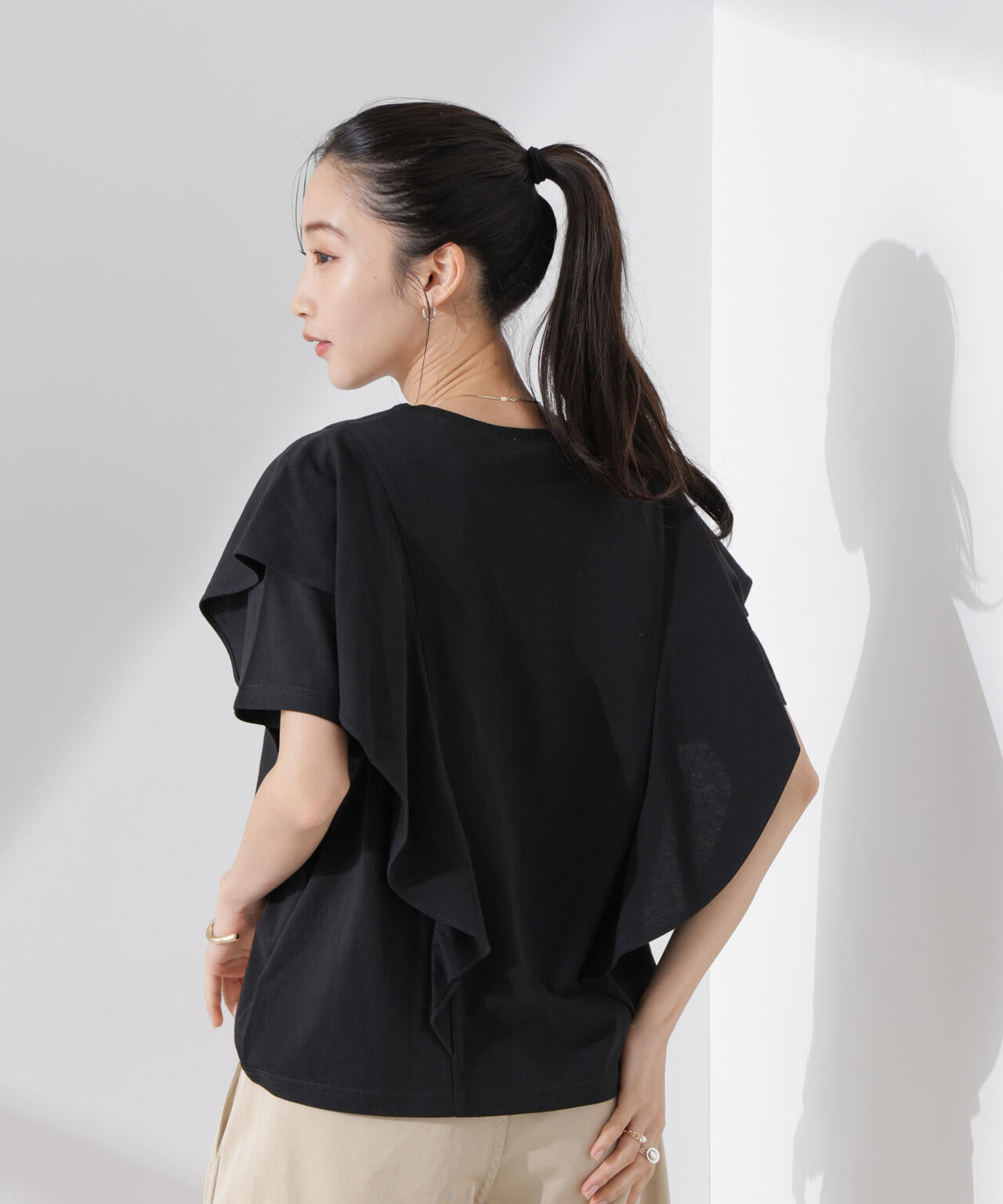 ラッフルデザインTシャツ 6735124309