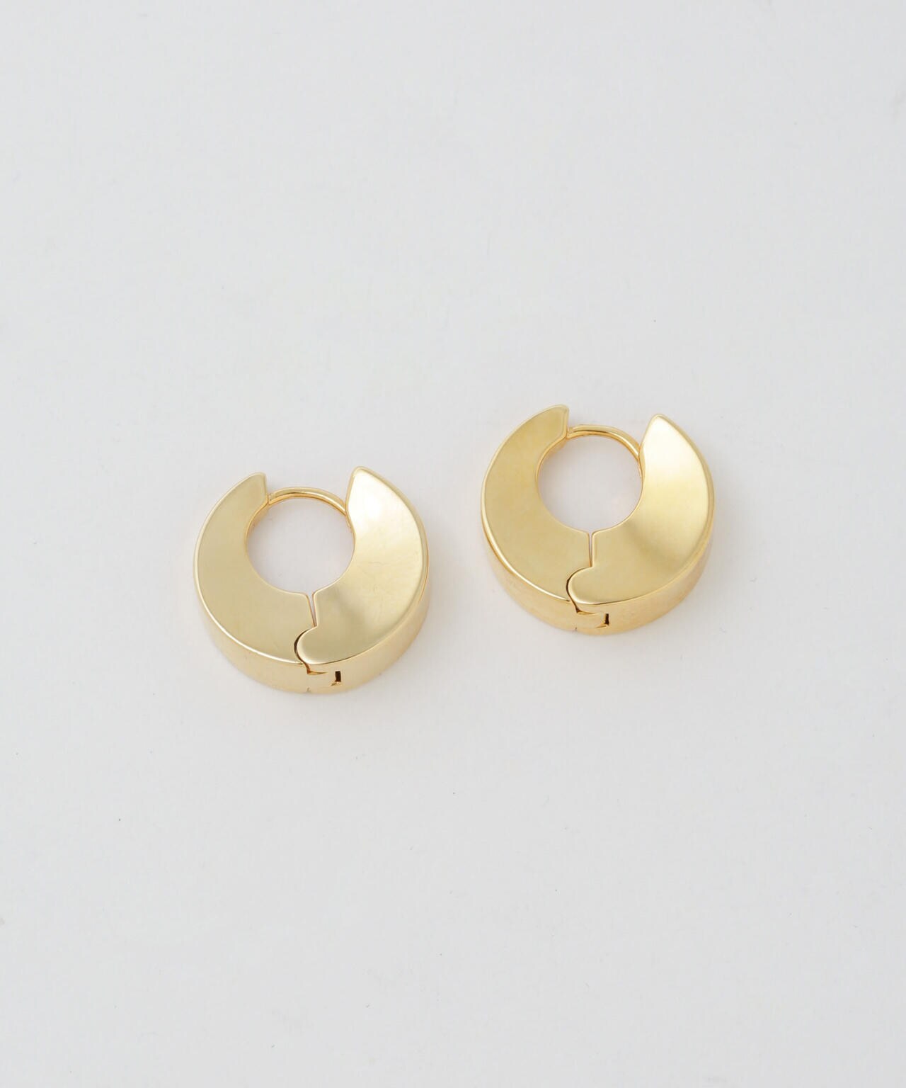 エッジミニフープピアス 6695145303