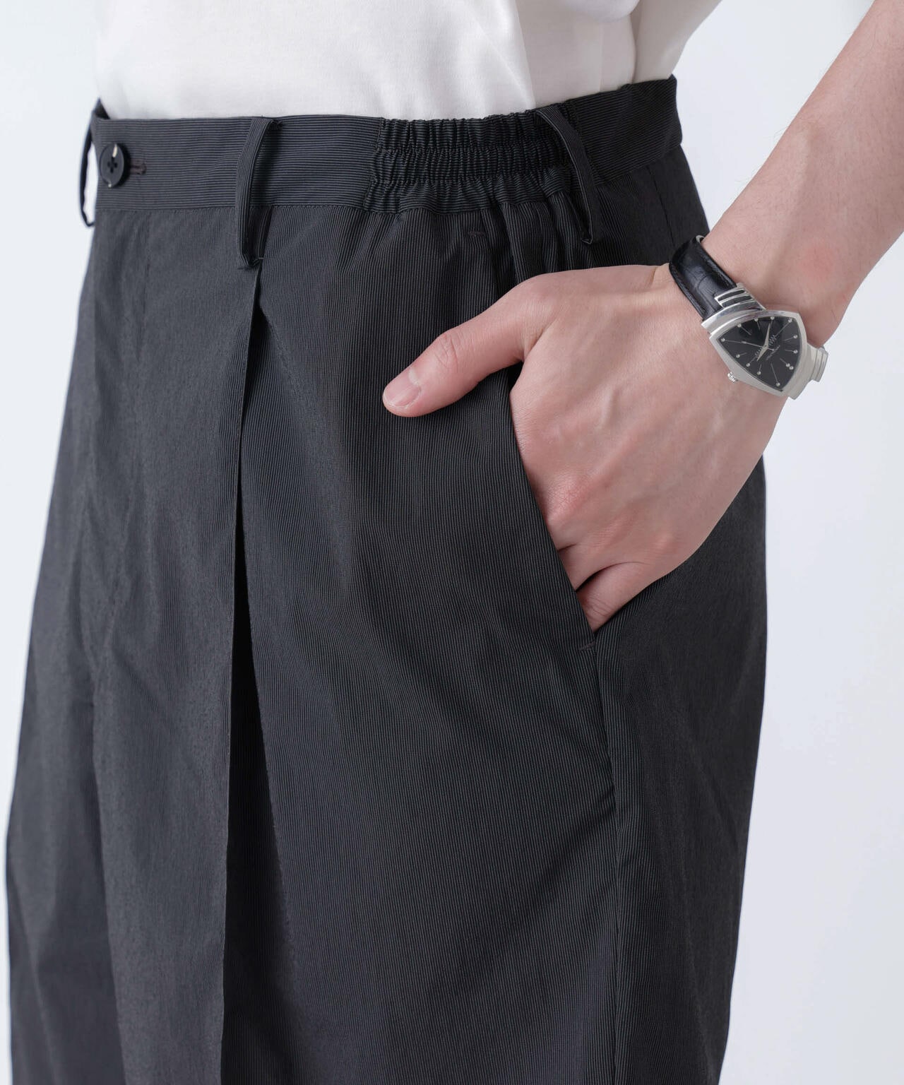 「N SHORTS」ショーツ ライトナイロンピンストライプ 6684128206