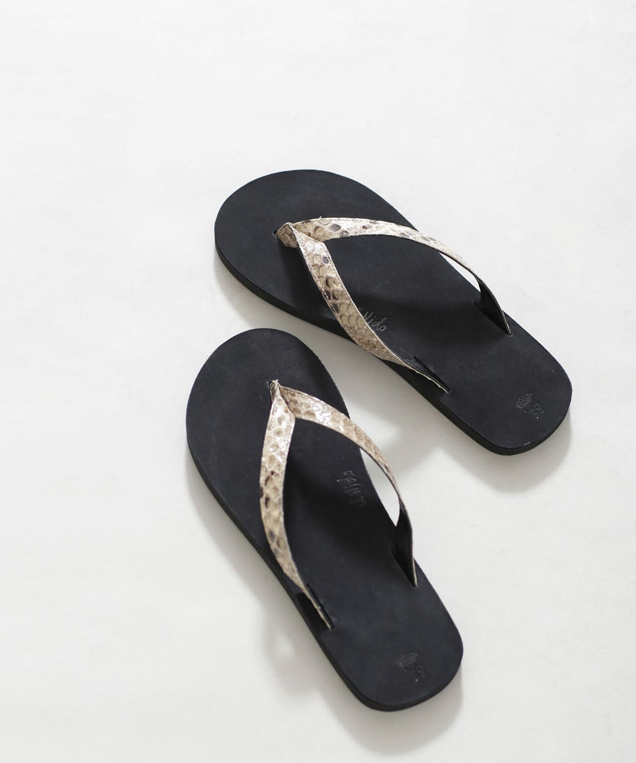 el Nido flips/パイソンサンダル 6711135015