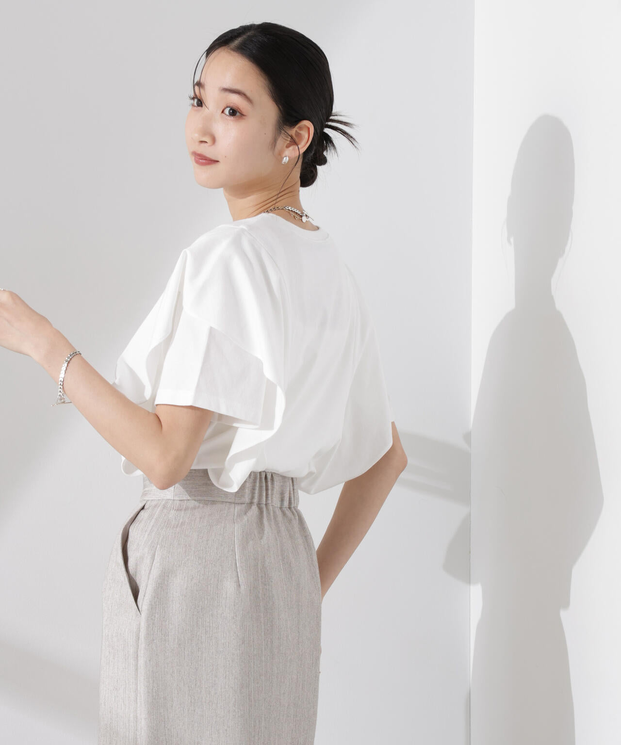 ラッフルデザインTシャツ 6735124309