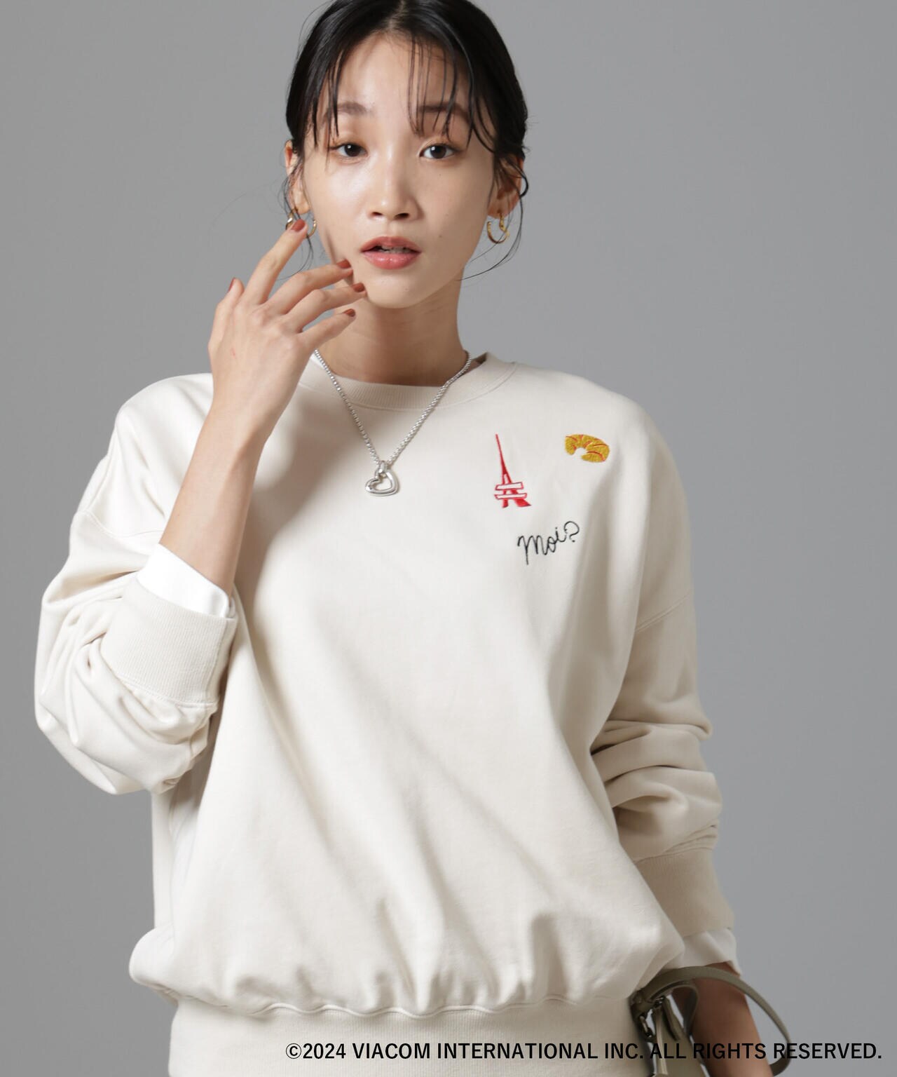 Emily in Paris×FUDGE 別注刺繍スウェット 6694223312
