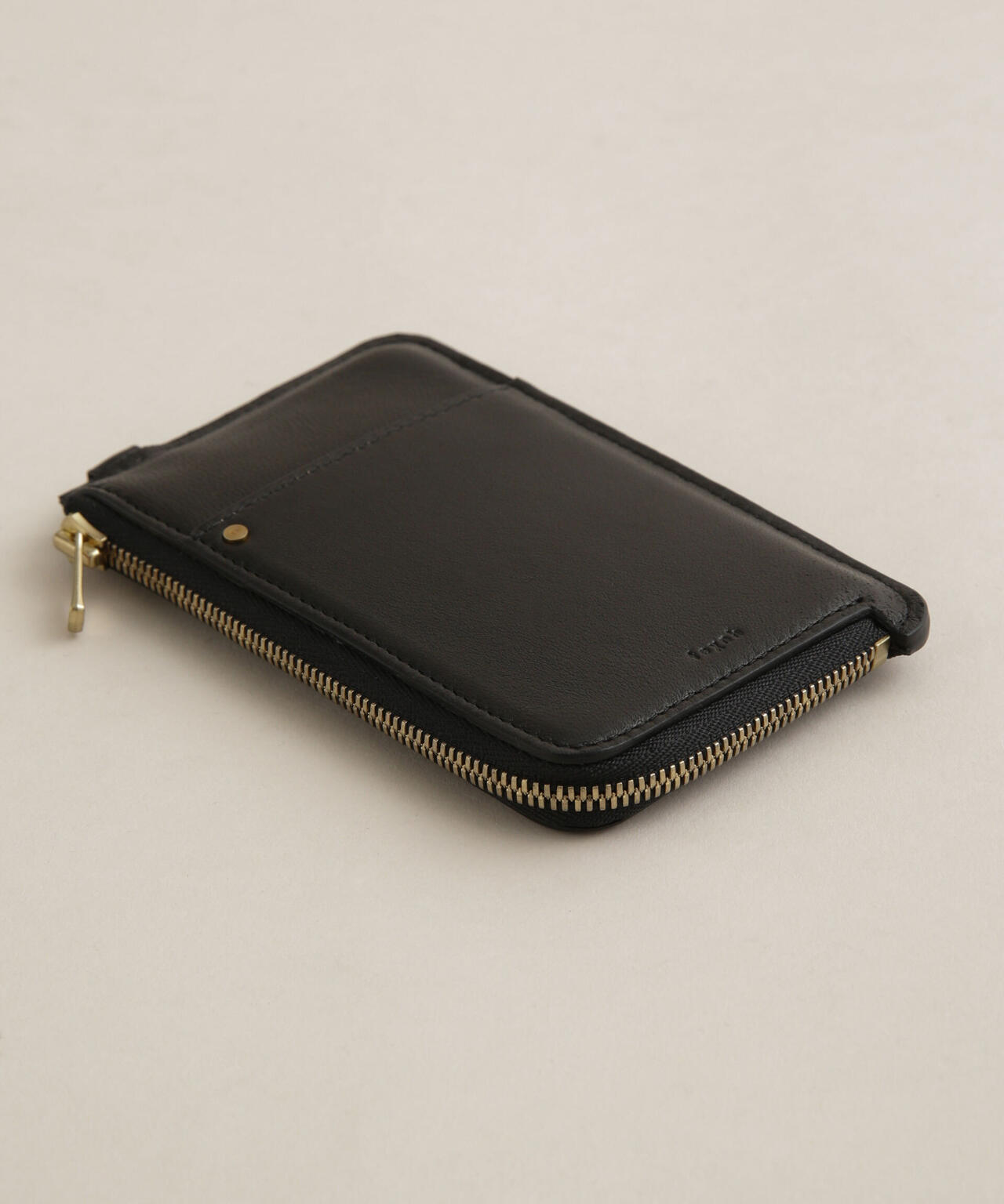 texnh/ZIP CASE 6702253057