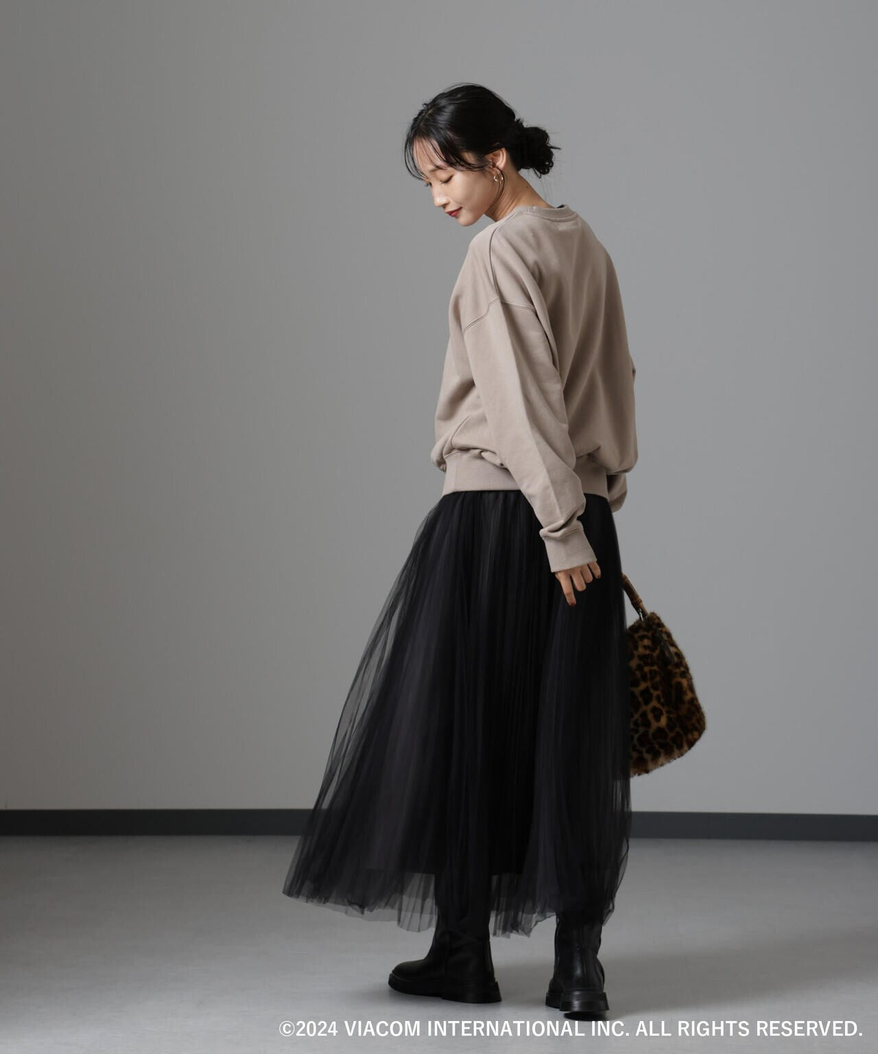 Emily in Paris×FUDGE 別注刺繍スウェット 6694223312