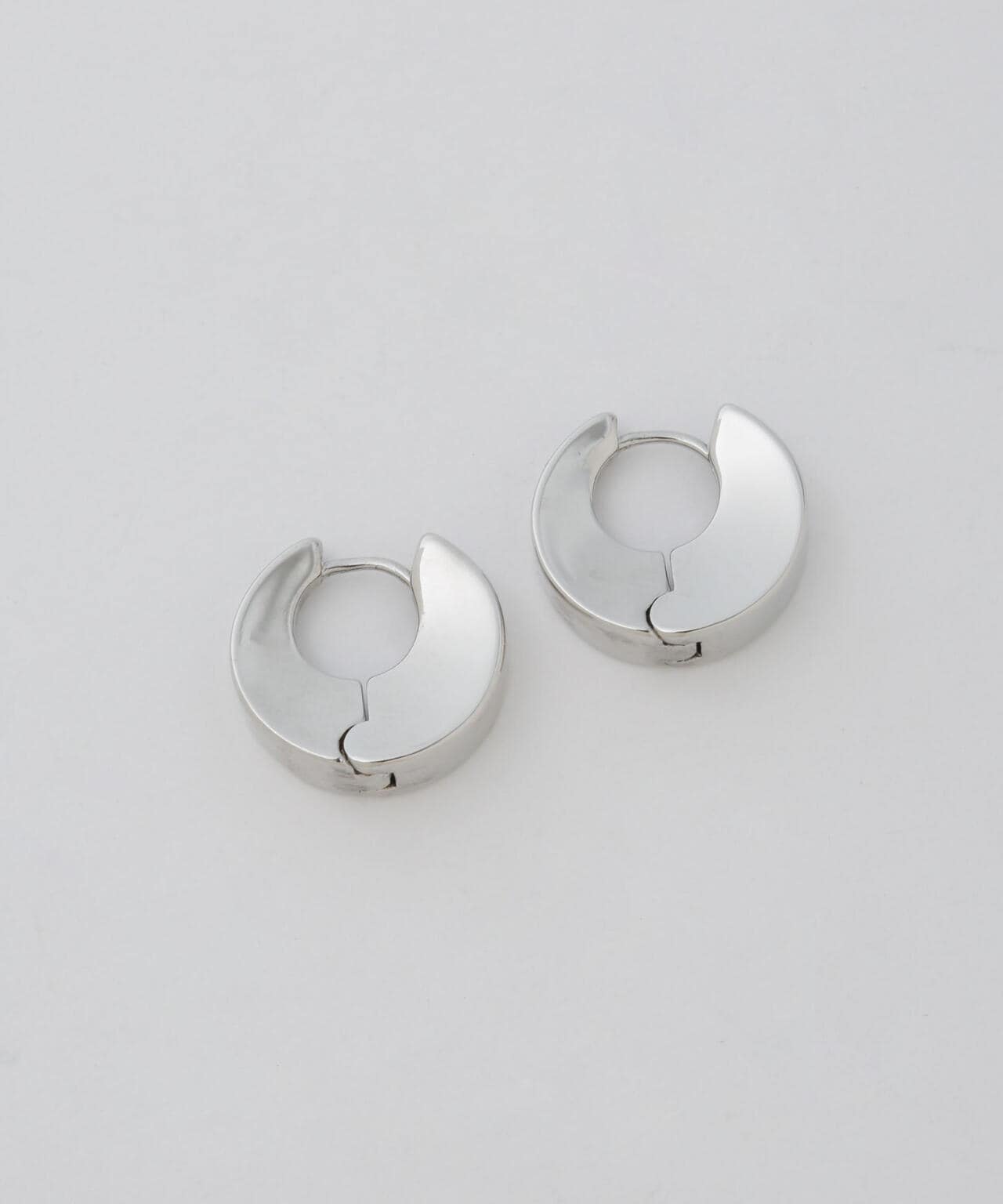 エッジミニフープピアス 6695145303