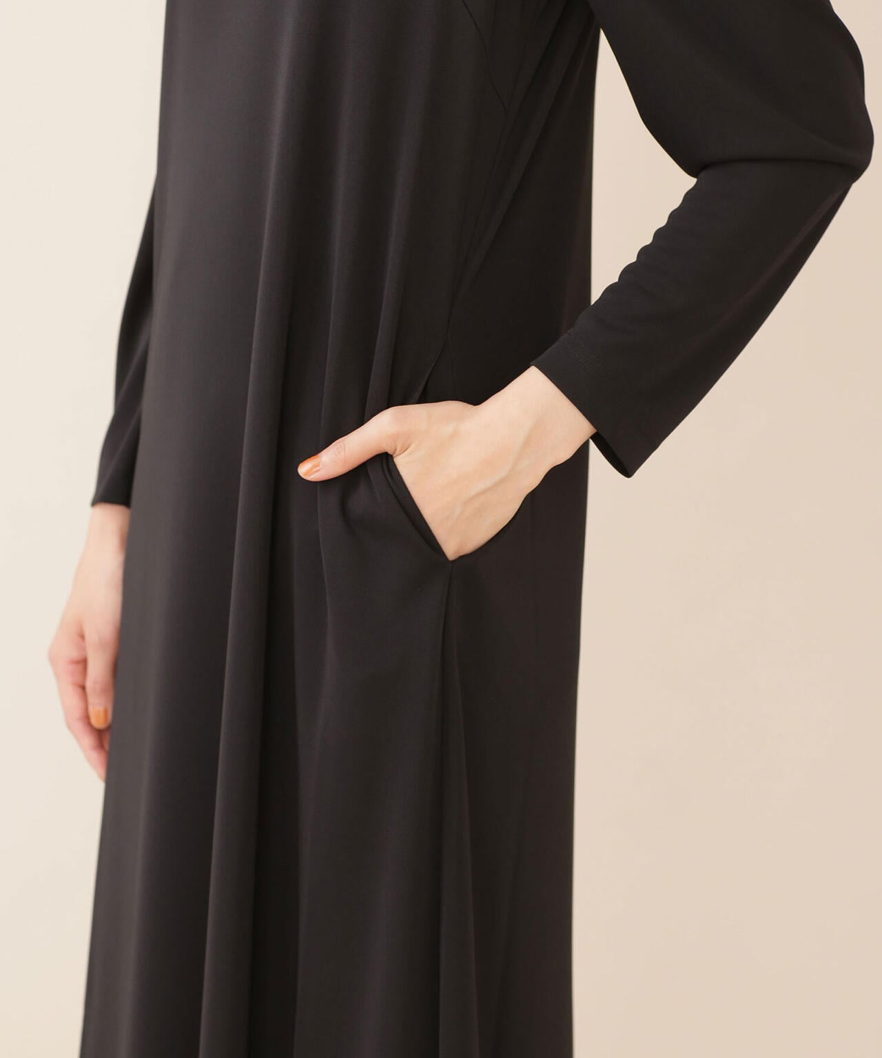 troisieme chaco/パワーショルダー ジャージーワンピース 長袖 6711219002