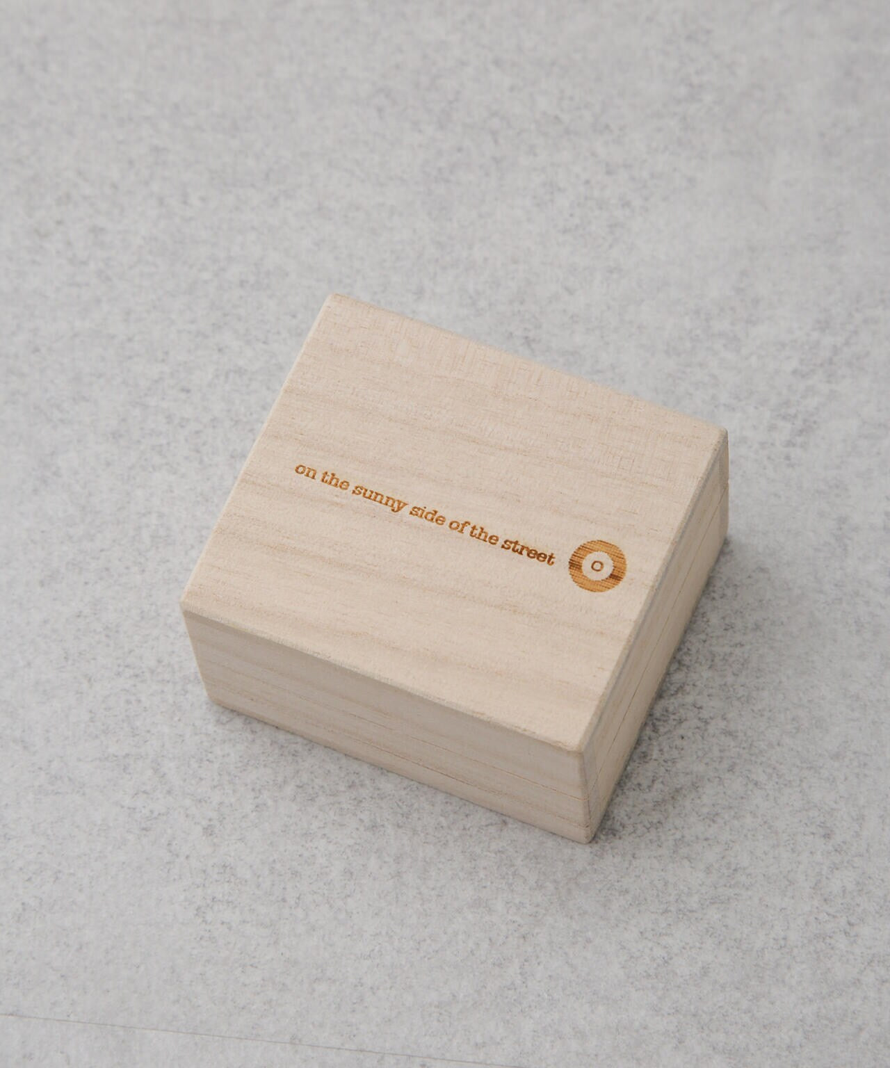 on the sunny side of the street/Engraved Intagllo Signet Ring 6704247001