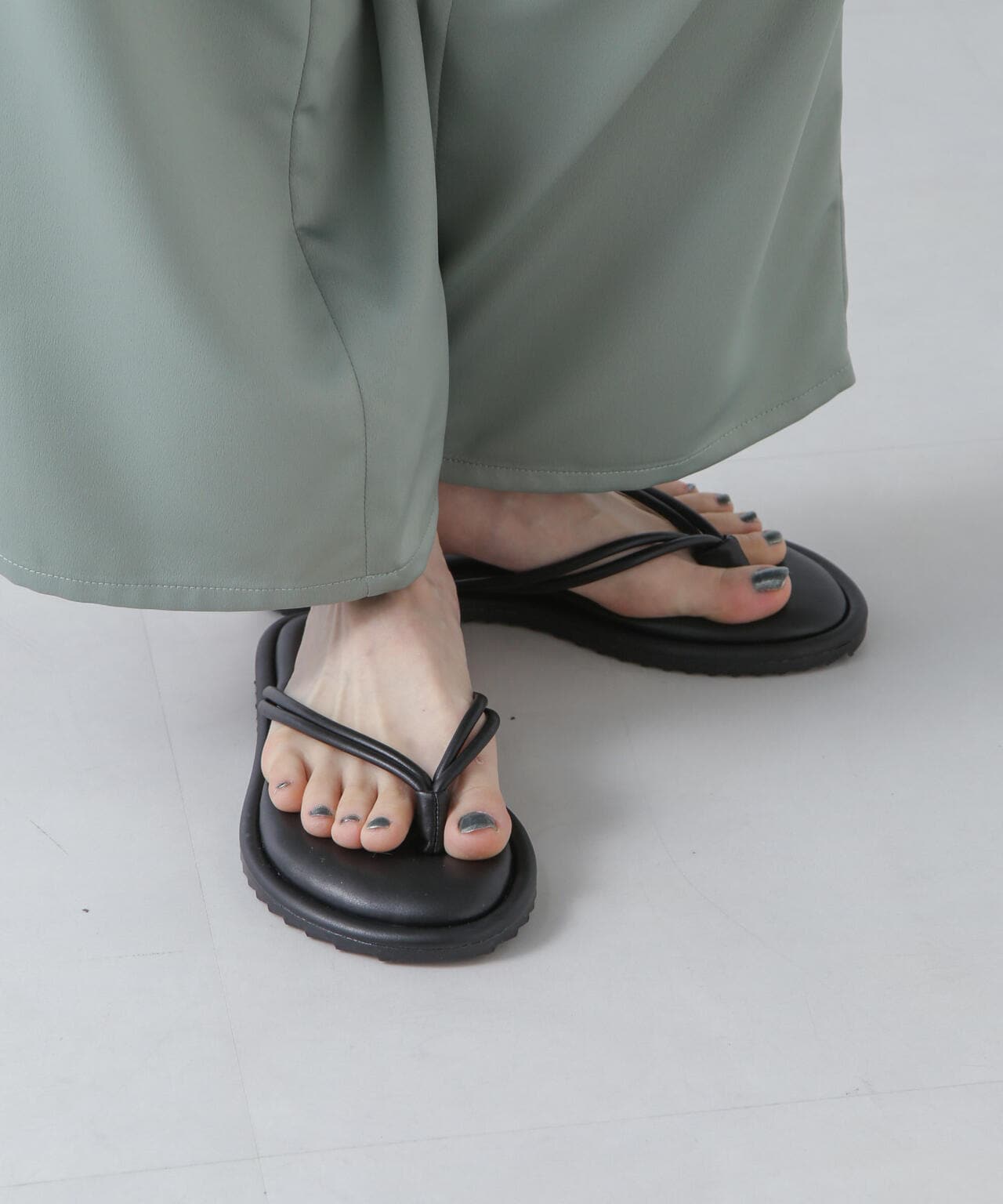 ソフトフラットトングサンダル 6734135304