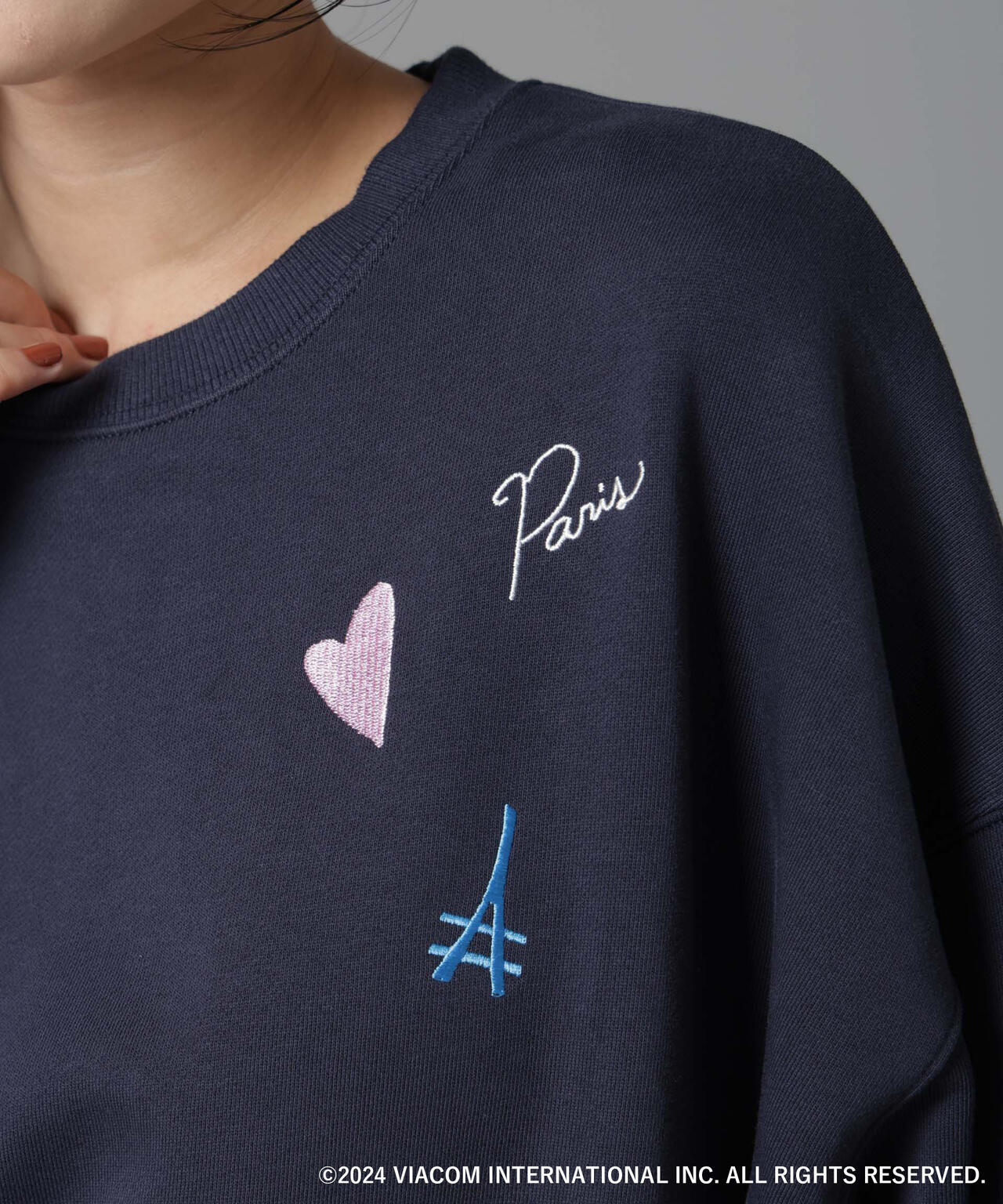Emily in Paris×FUDGE 別注刺繍スウェット 6694223312