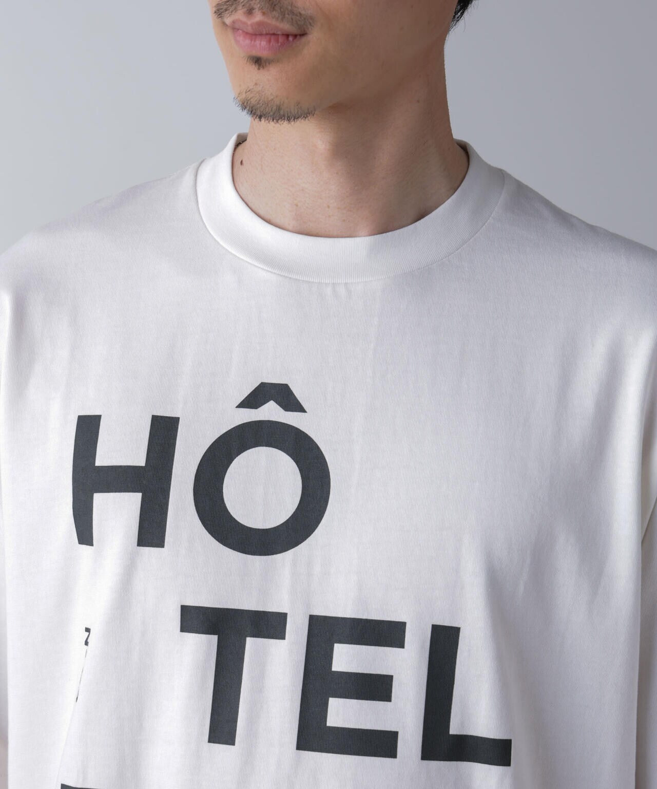 「HOTEL PALACE(オテルパレス)」COVEROSS(R) グラフィックTシャツ 6684224207