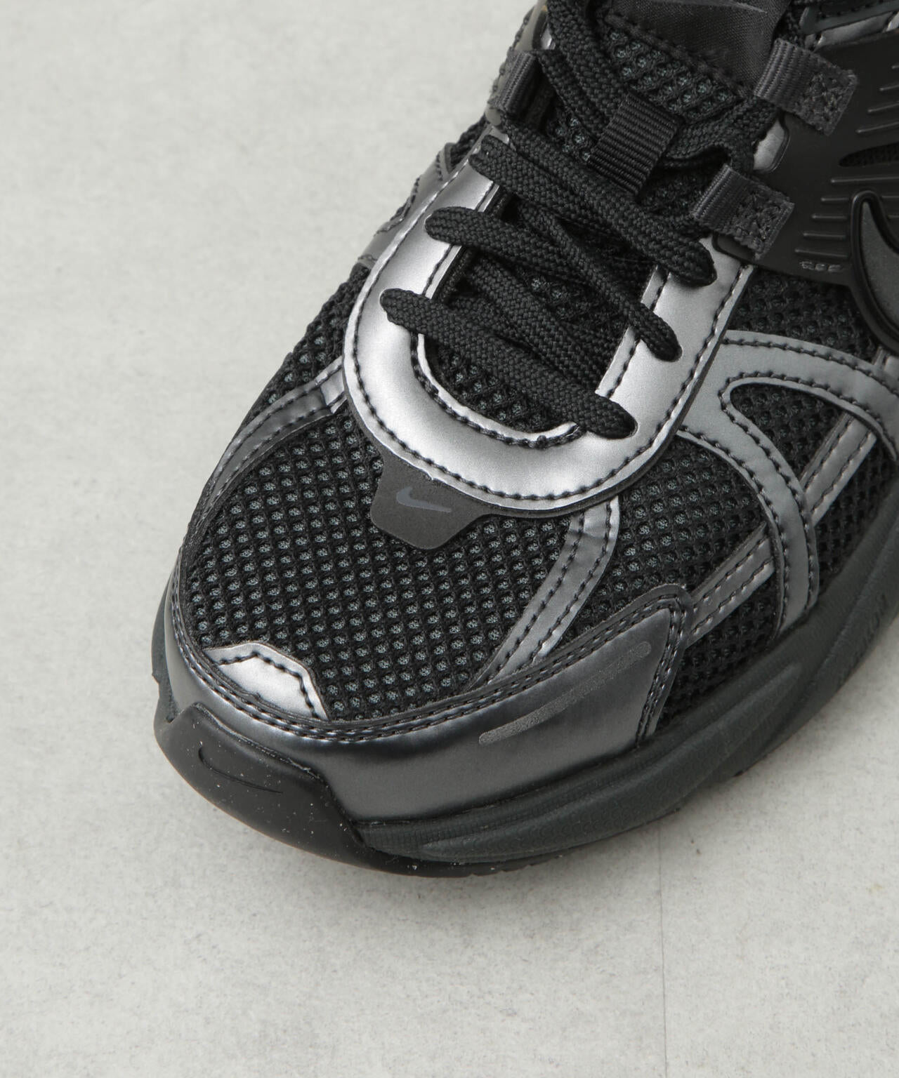 NIKE/ナイキ V2K ラン 6715134025
