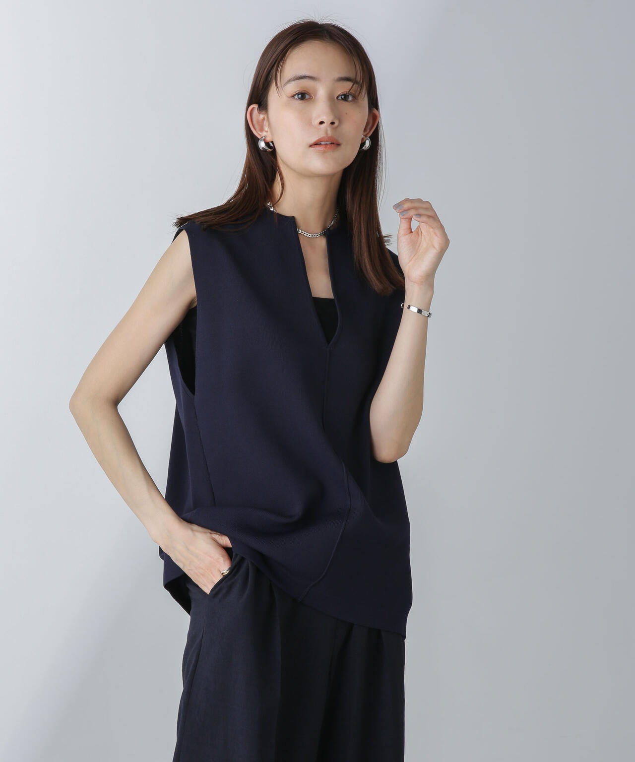 洗濯機洗可・UVカットキーネックノースリ-ブニット 6734122343