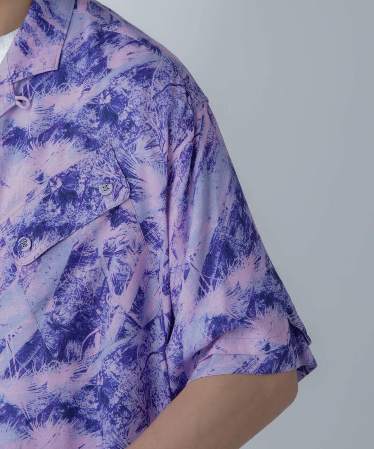 White Mountaineering/JUNGLE PATTERN OPEN COLLAR S/S 6704121016