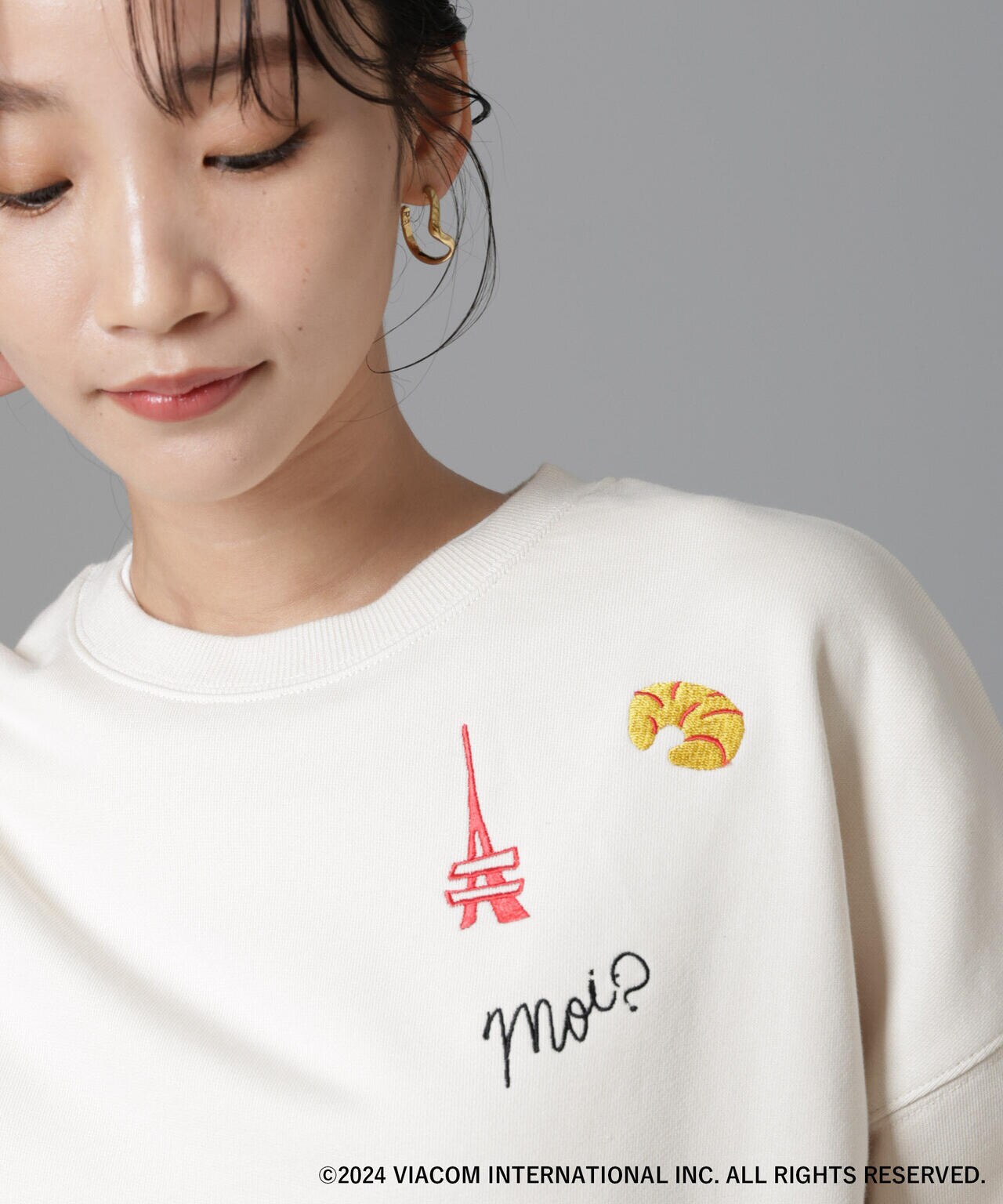 Emily in Paris×FUDGE 別注刺繍スウェット 6694223312