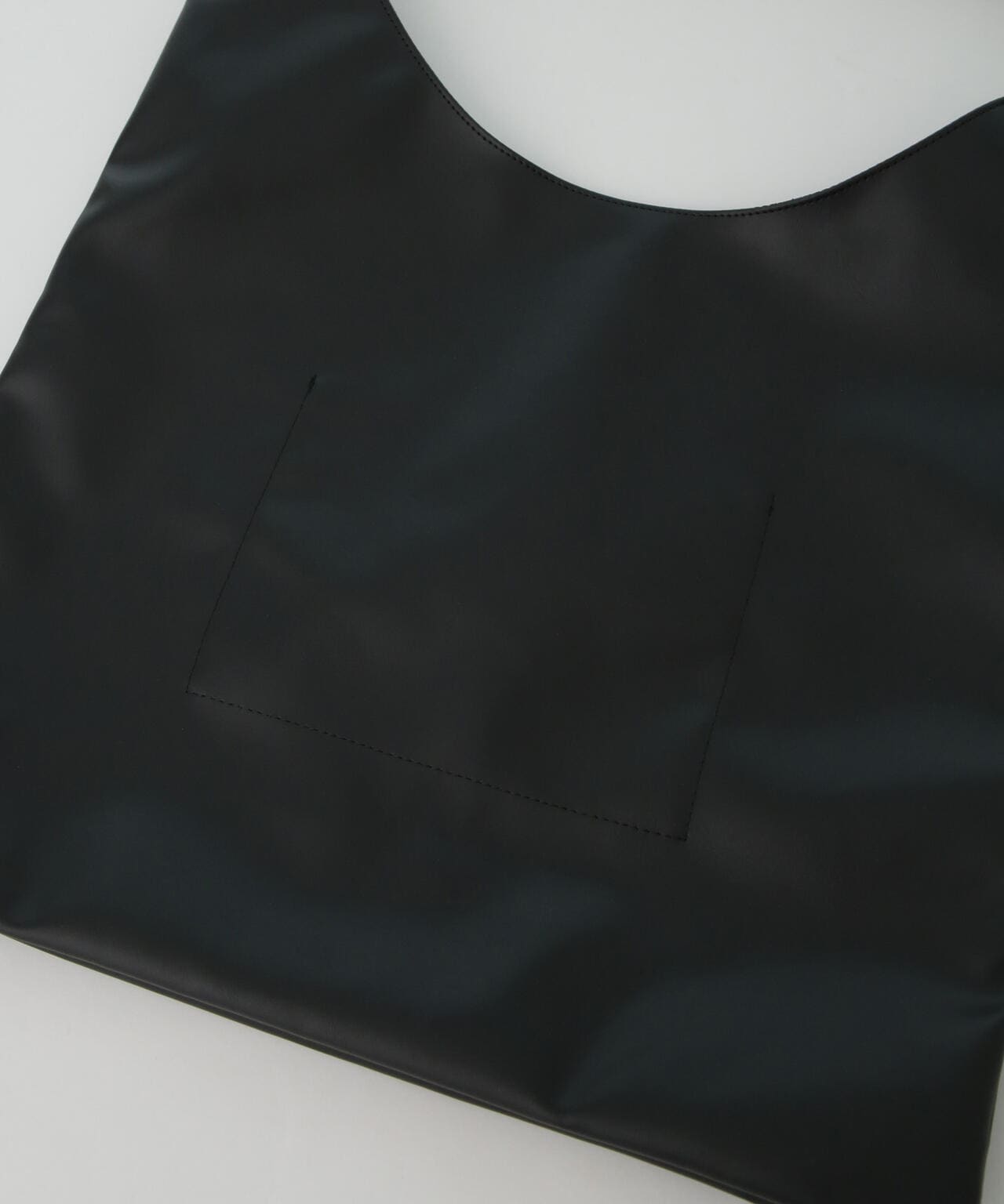 WEB限定 / シンセティック レザー ワン ストラップ ショルダーバッグ