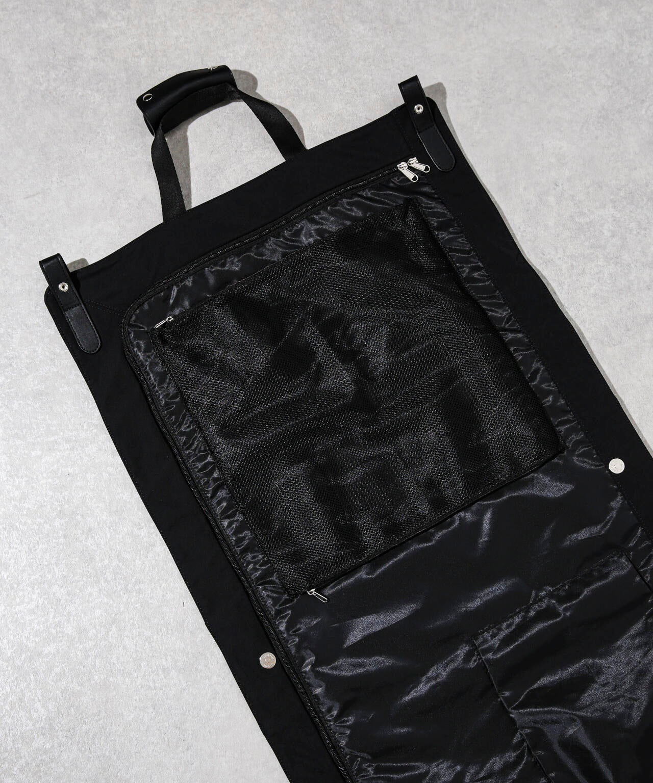 ESSENTIAL LINE」ガーメントドラムバッグ