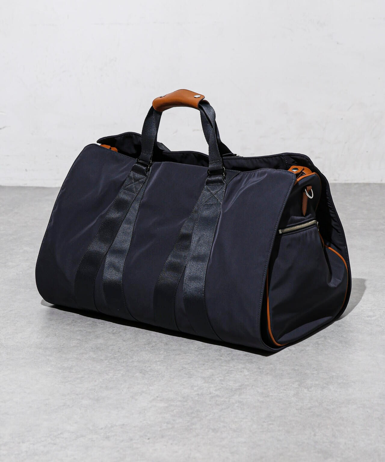 「ESSENTIAL LINE」ガーメントドラムバッグ 6683232204