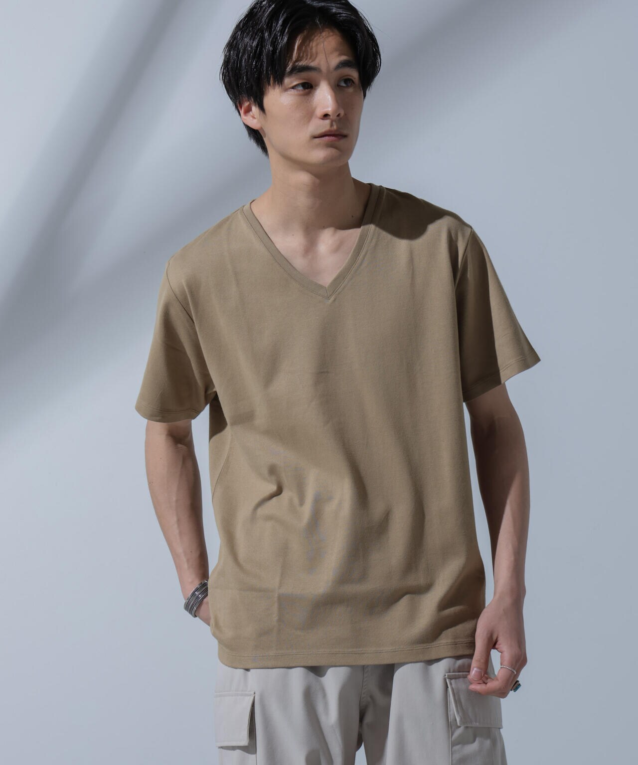 Anti Soaked(R)  汗染み防止 VネックTシャツ 6684124204
