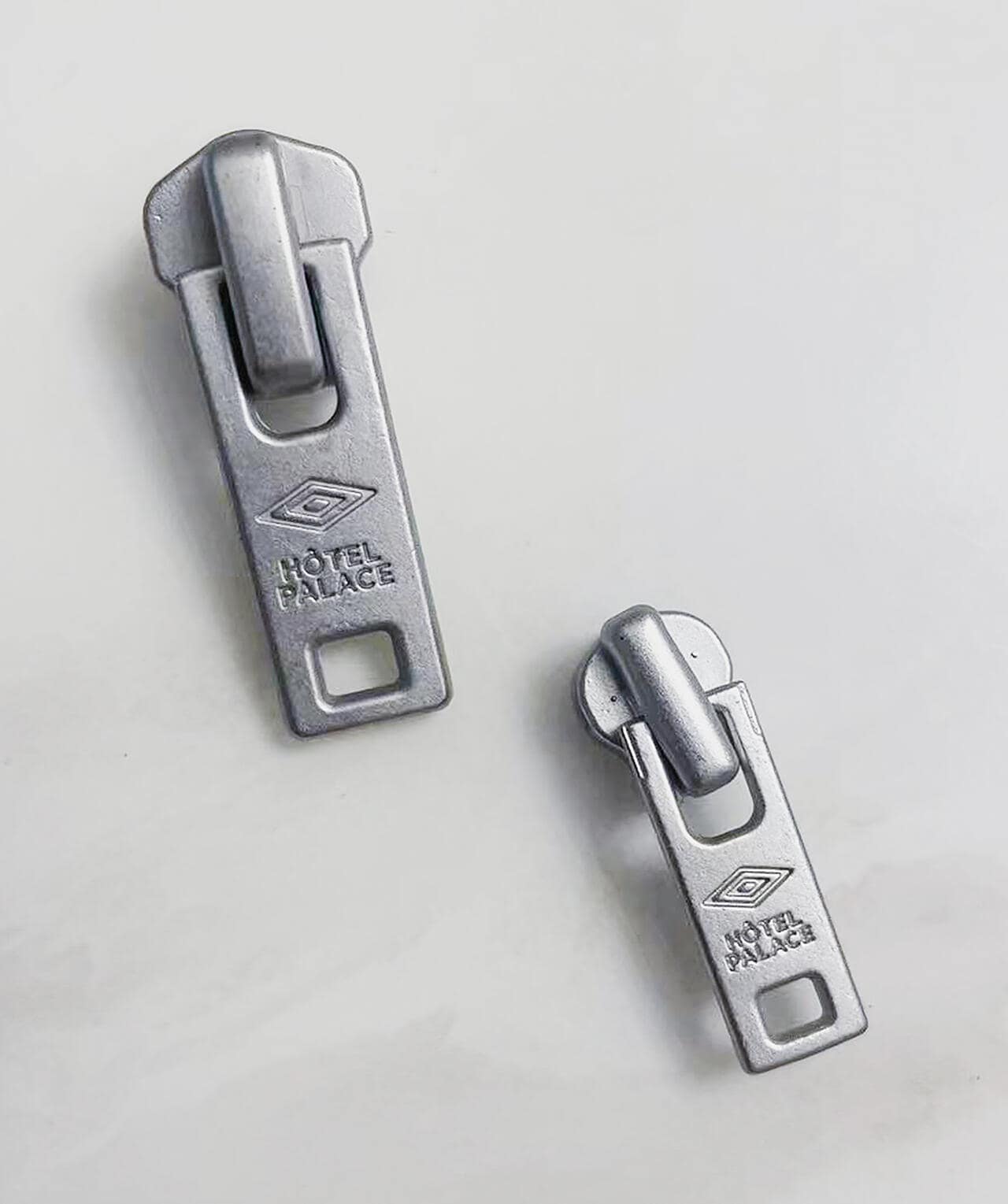 「HOTEL PALACE（オテルパラス）」UMBROトラックパンツ 6684127215