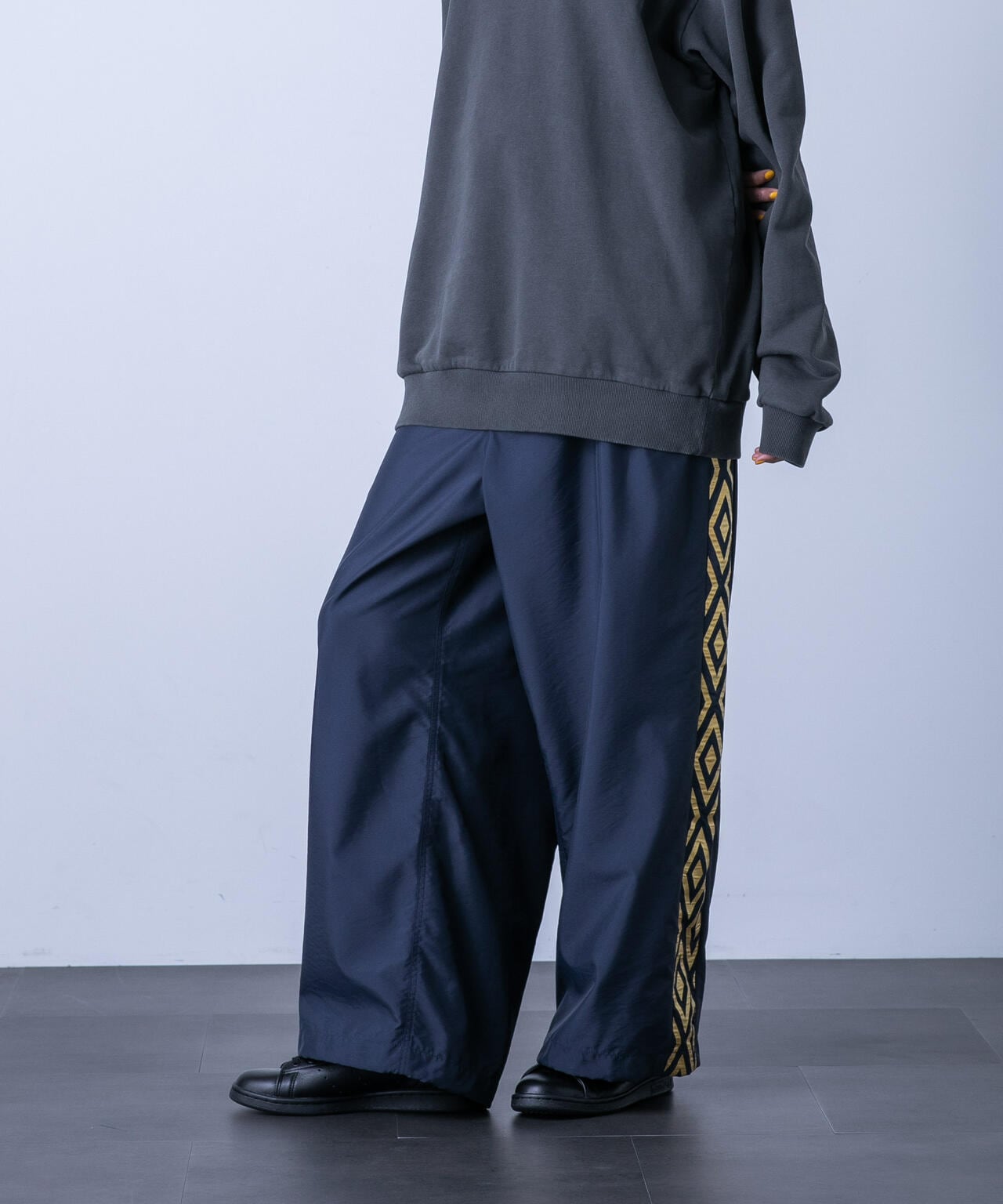 「HOTEL PALACE（オテルパラス）」UMBROトラックパンツ 6684127215