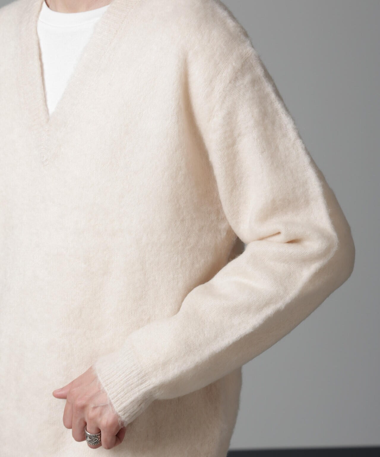 【極美品】23AW SACRA アルパカモヘヤブレンド Vネックニット 38 M 極美品】23AW SACRA アルパカモヘヤブレンド Vネックニット 38 M