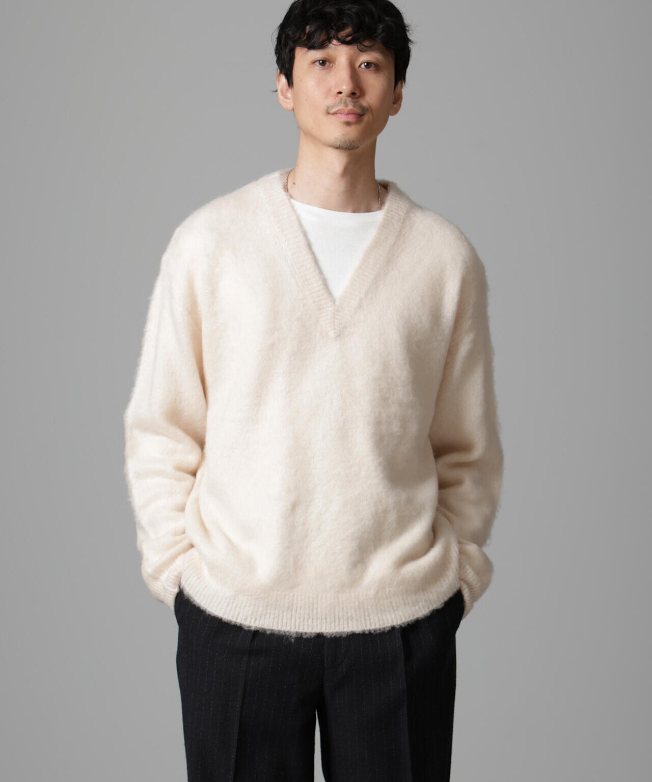 モヘヤブレンド起毛Vネックニット 6684222258