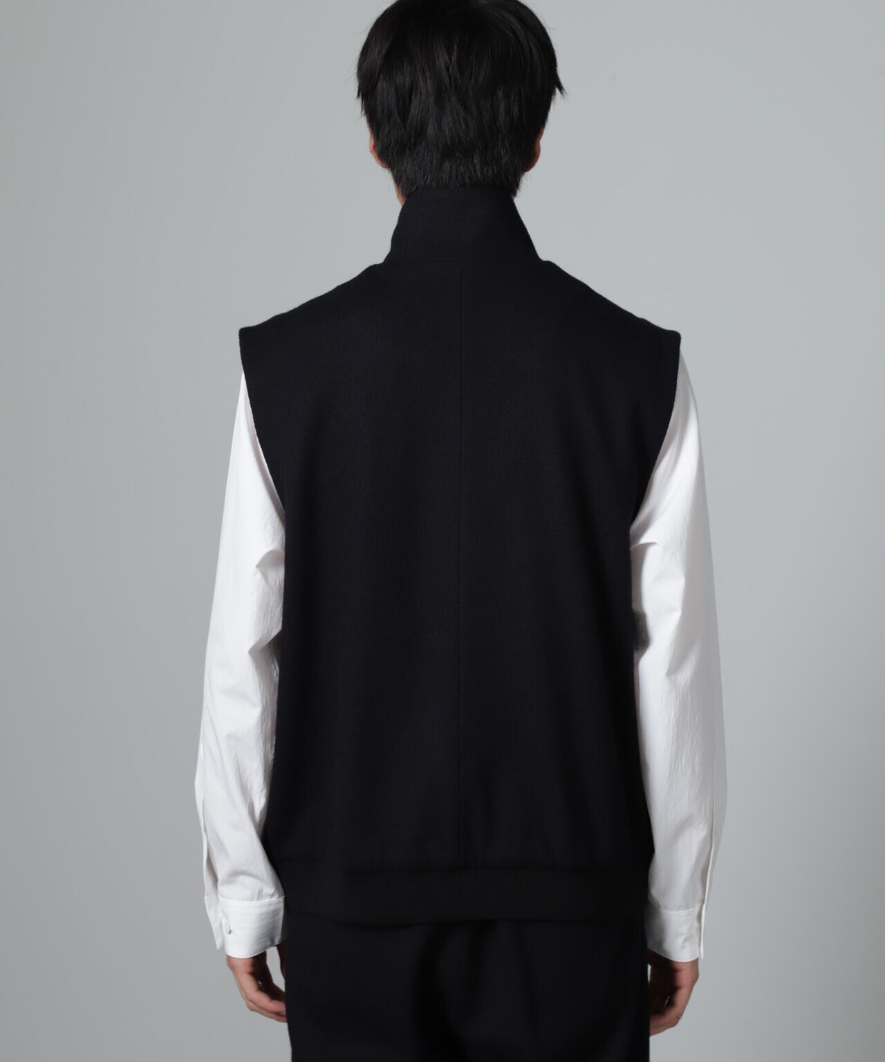 専用　新品未使用　unfil ハーフジップベスト WEB限定】グラデーション ファー ジップ ベスト｜ SHIPS 公式サイト