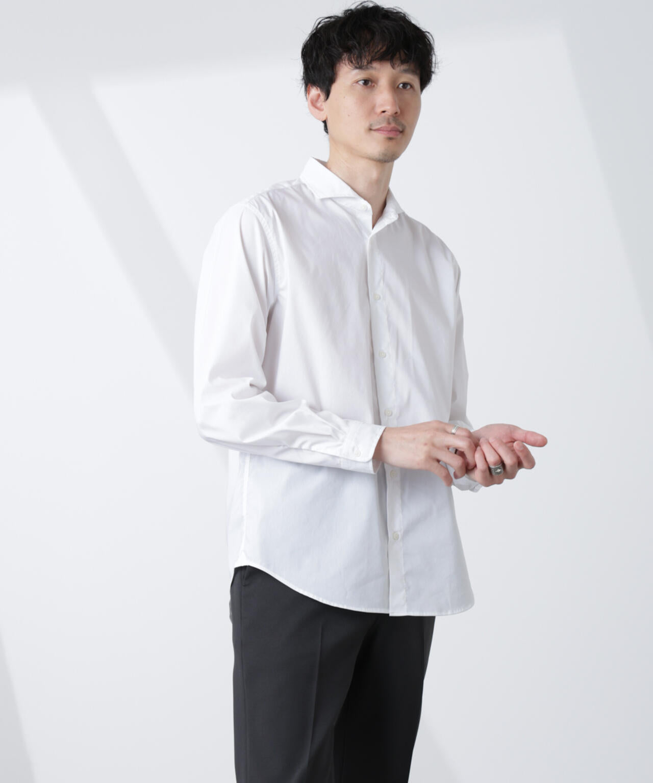 新品未開封☆nilduenilun 白シャツ ICE FLOW LINEN」カッタウェイ シャツ 長袖