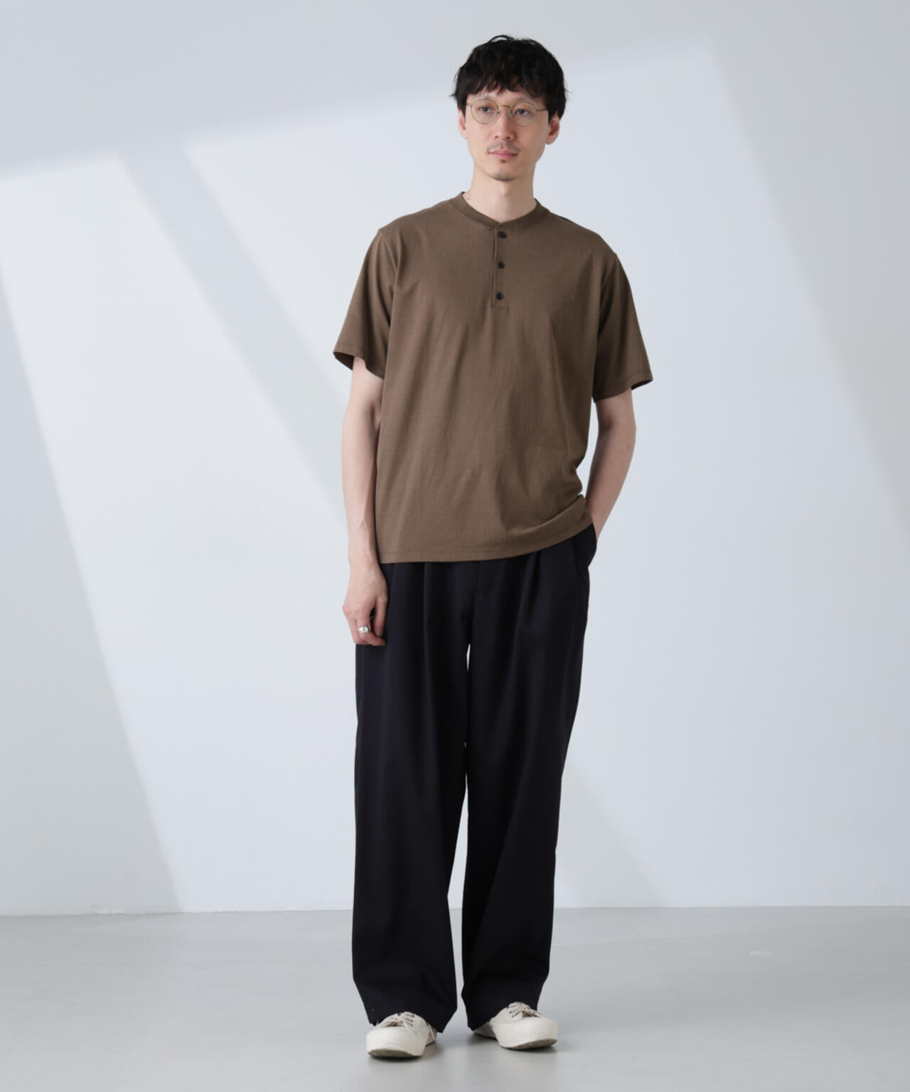 【ロズ】PRY レイヤードUネックTシャツ ブラウン サイズ1 URBAN RESEARCH DOORS tシャツ 「XLサイズ/WEB限定」「UR TECH」裏起毛