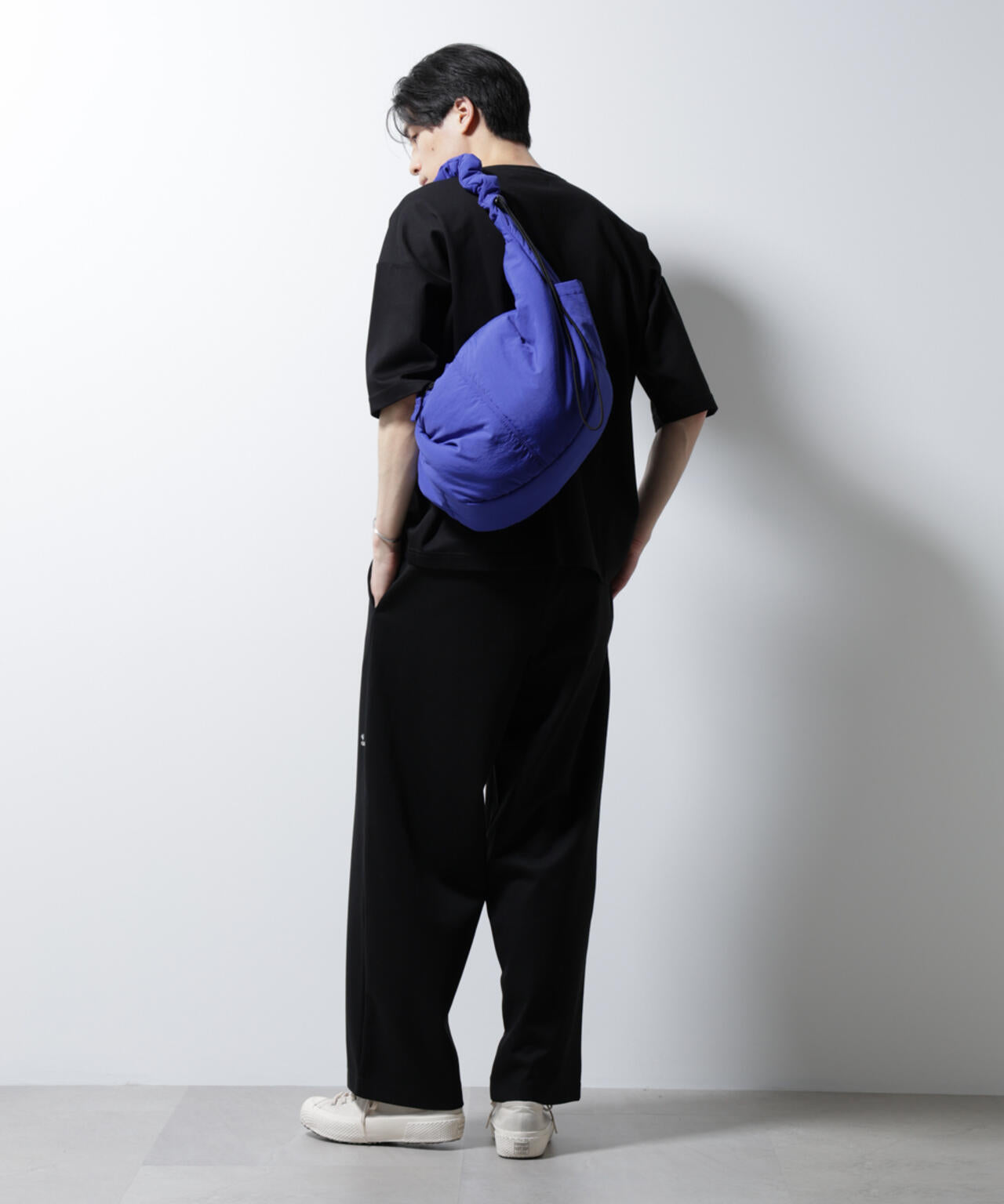 NJ/CLUB」中綿 ハーフムーン ショルダーバッグ