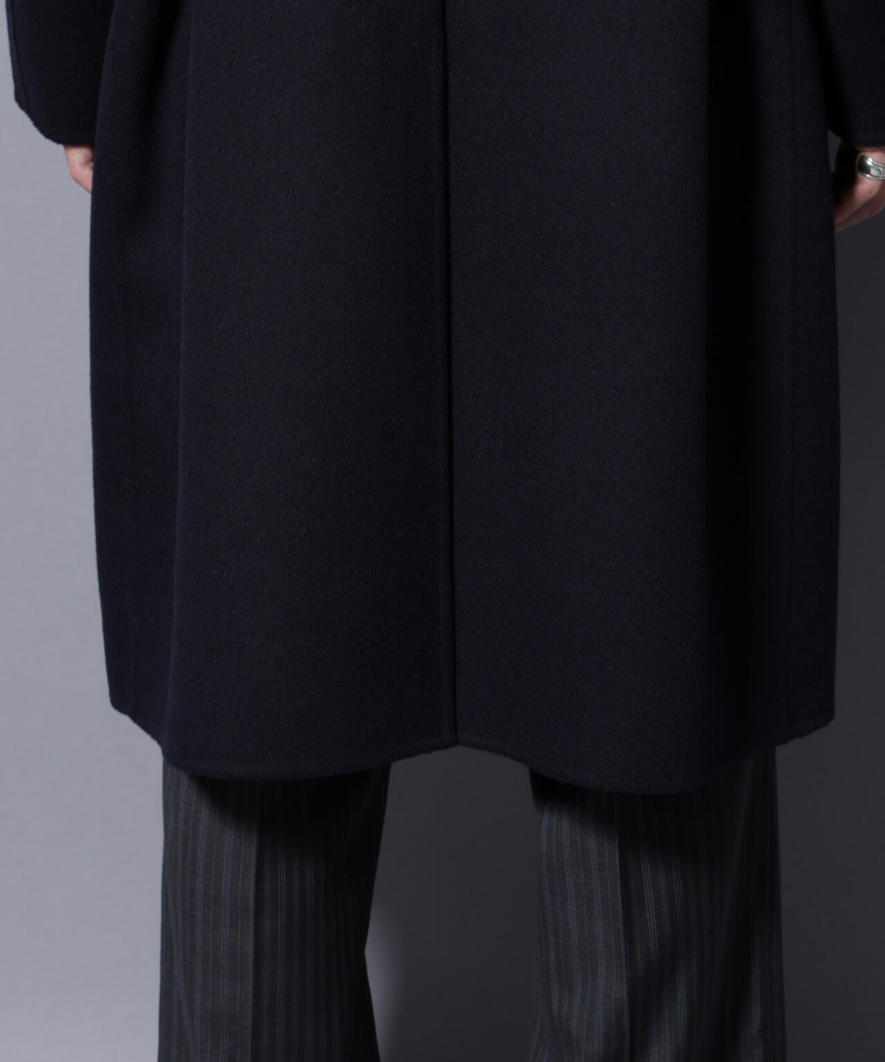 ウールリバースタンドベルテッドコート 6685211202