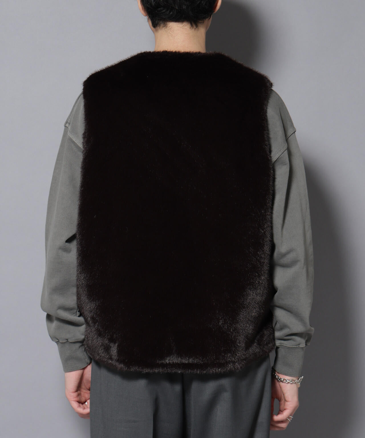 西川ダウン(R)｣ FUSIONSYSTEMフェイクファーベスト