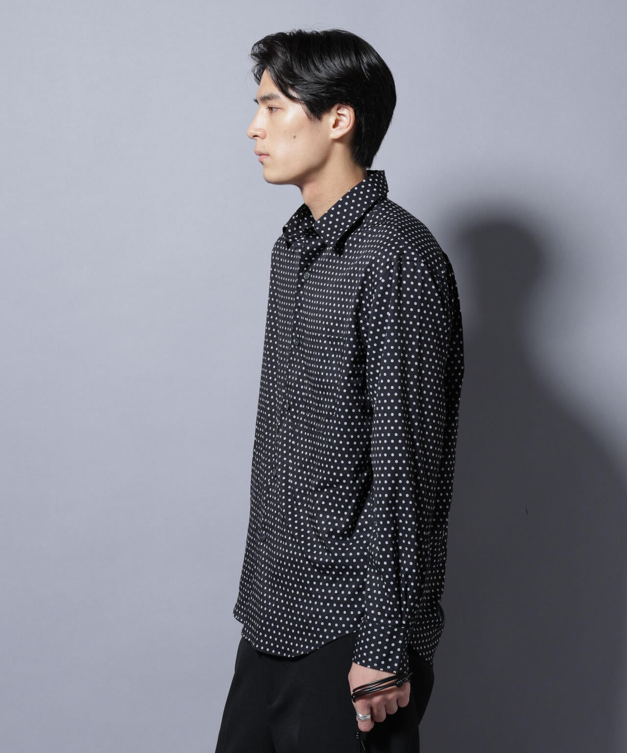 「EDITORIAL PRINT」シルキータッチシャツ 6685220215