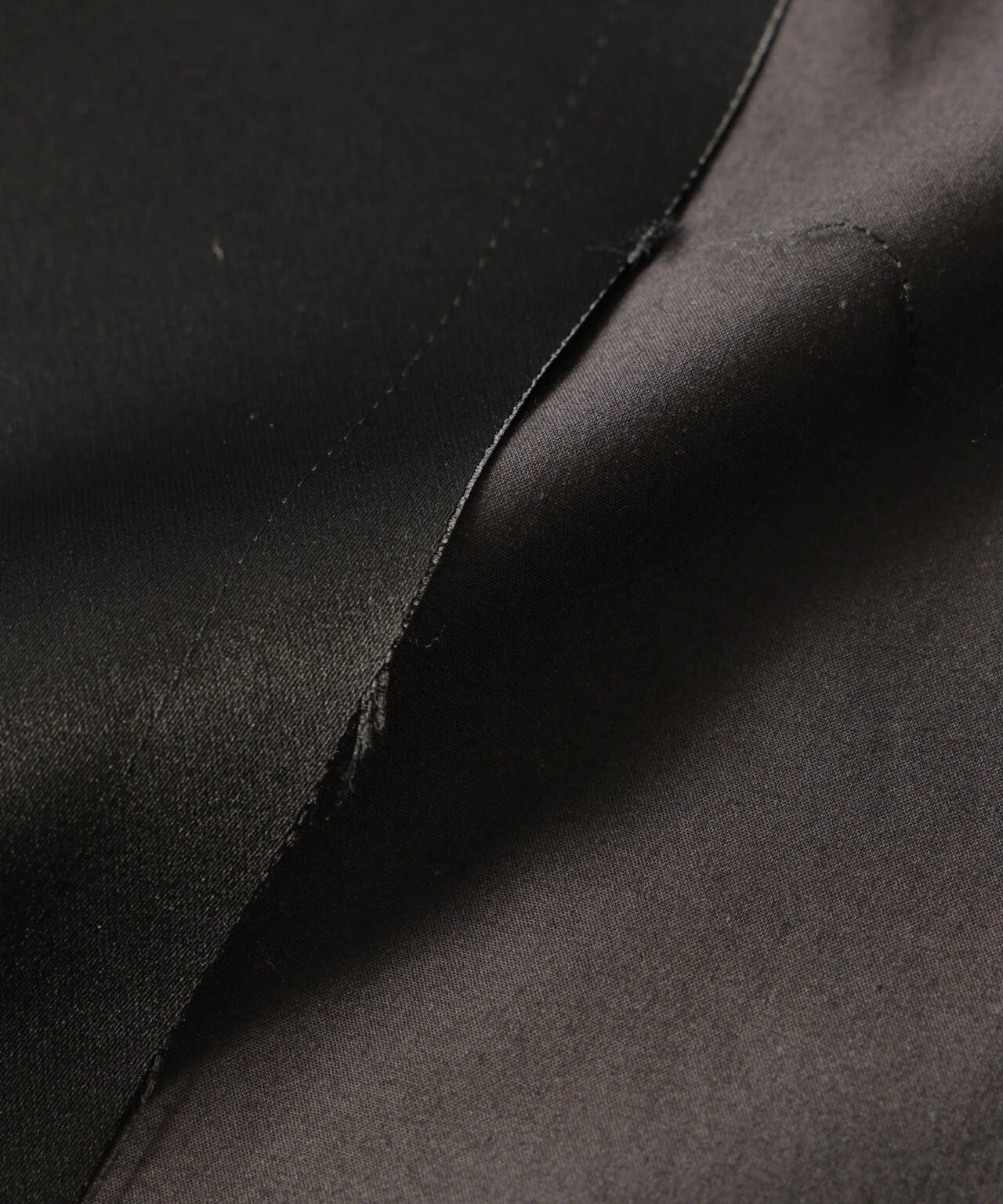 「ASSEMBLANC」シルク混ブザムシャツ 6685220223