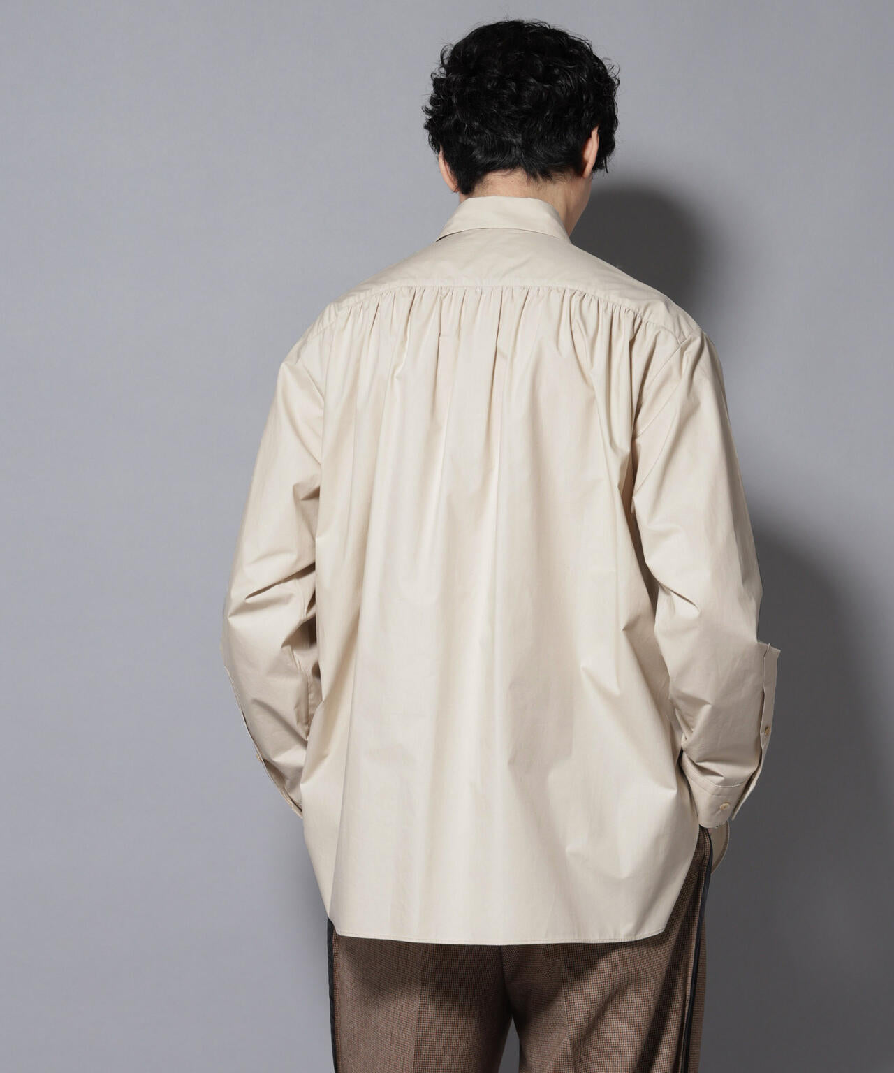 「ASSEMBLANC」シルク混ブザムシャツ 6685220223