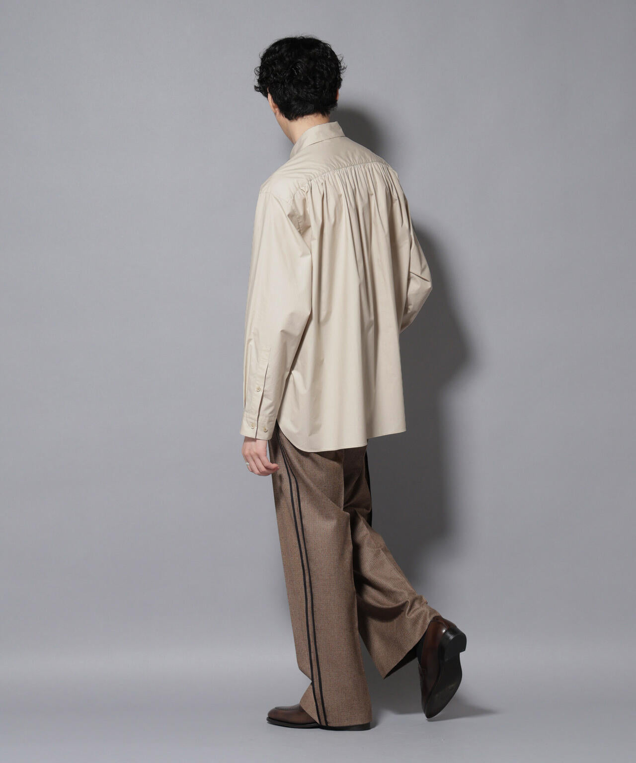 「ASSEMBLANC」シルク混ブザムシャツ 6685220223