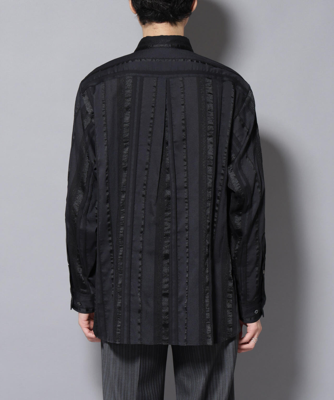 「ASSEMBLANC」タクタイルクロスフリルシャツ 6685220224