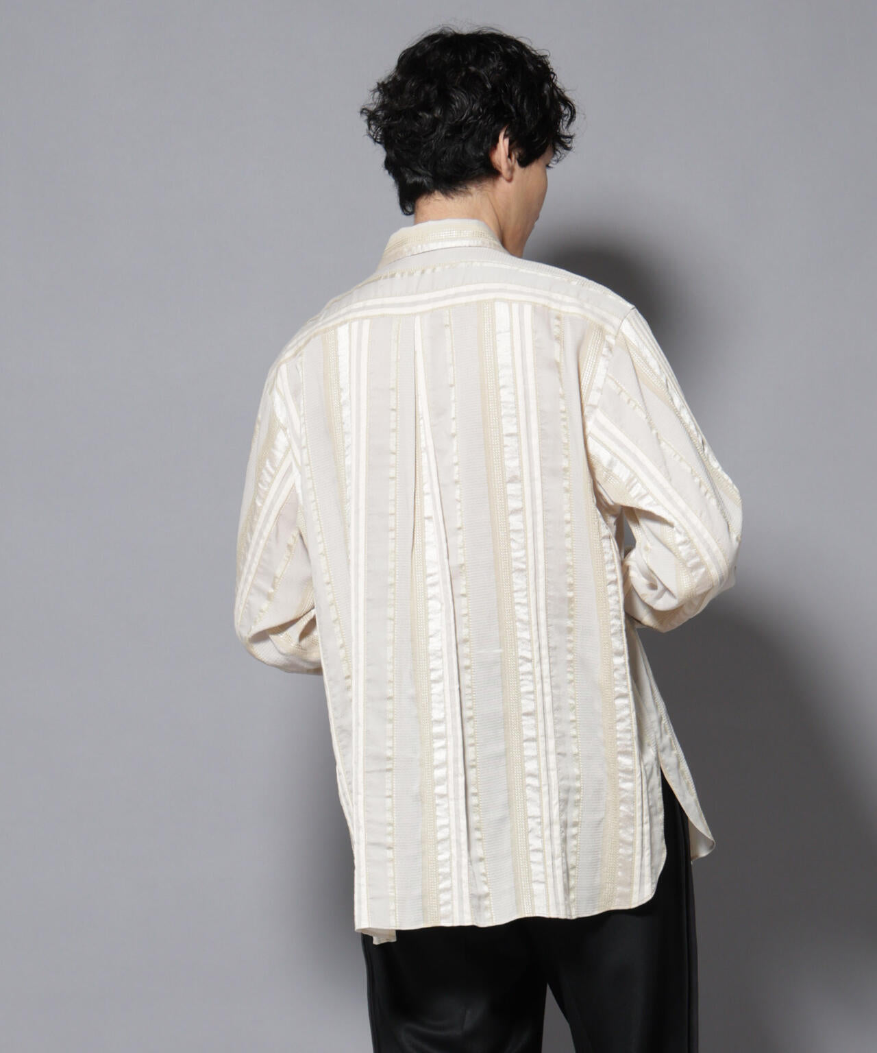 「ASSEMBLANC」タクタイルクロスフリルシャツ 6685220224